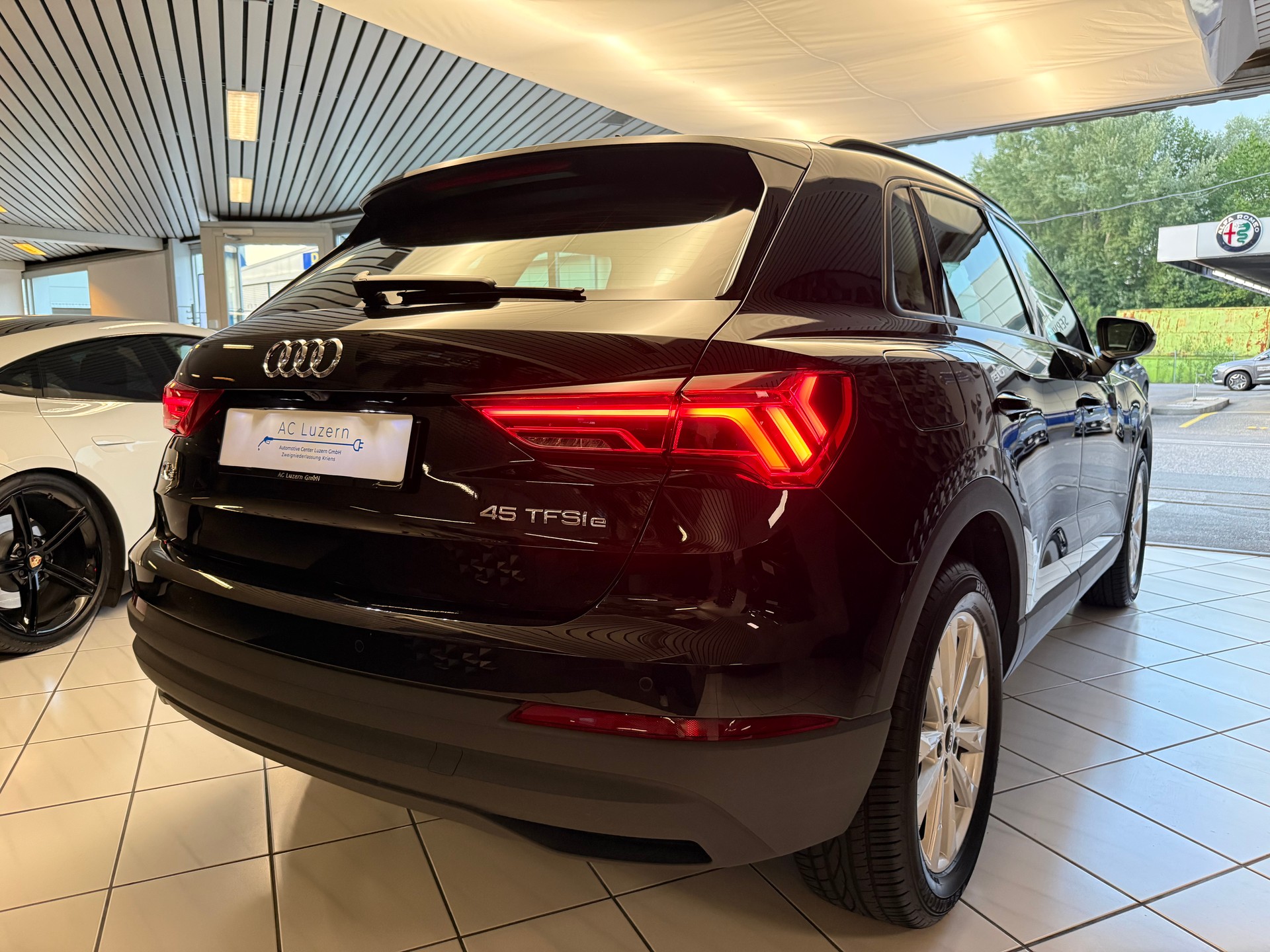 AUDI Q3 45 TFSI e Attraction S-tronic SoH 93.8 %-image-2