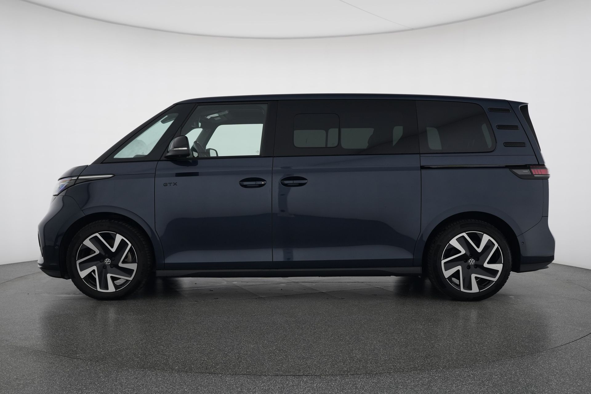 VW ID.Buzz LWB GTX 4 Motion-showroom-element-2