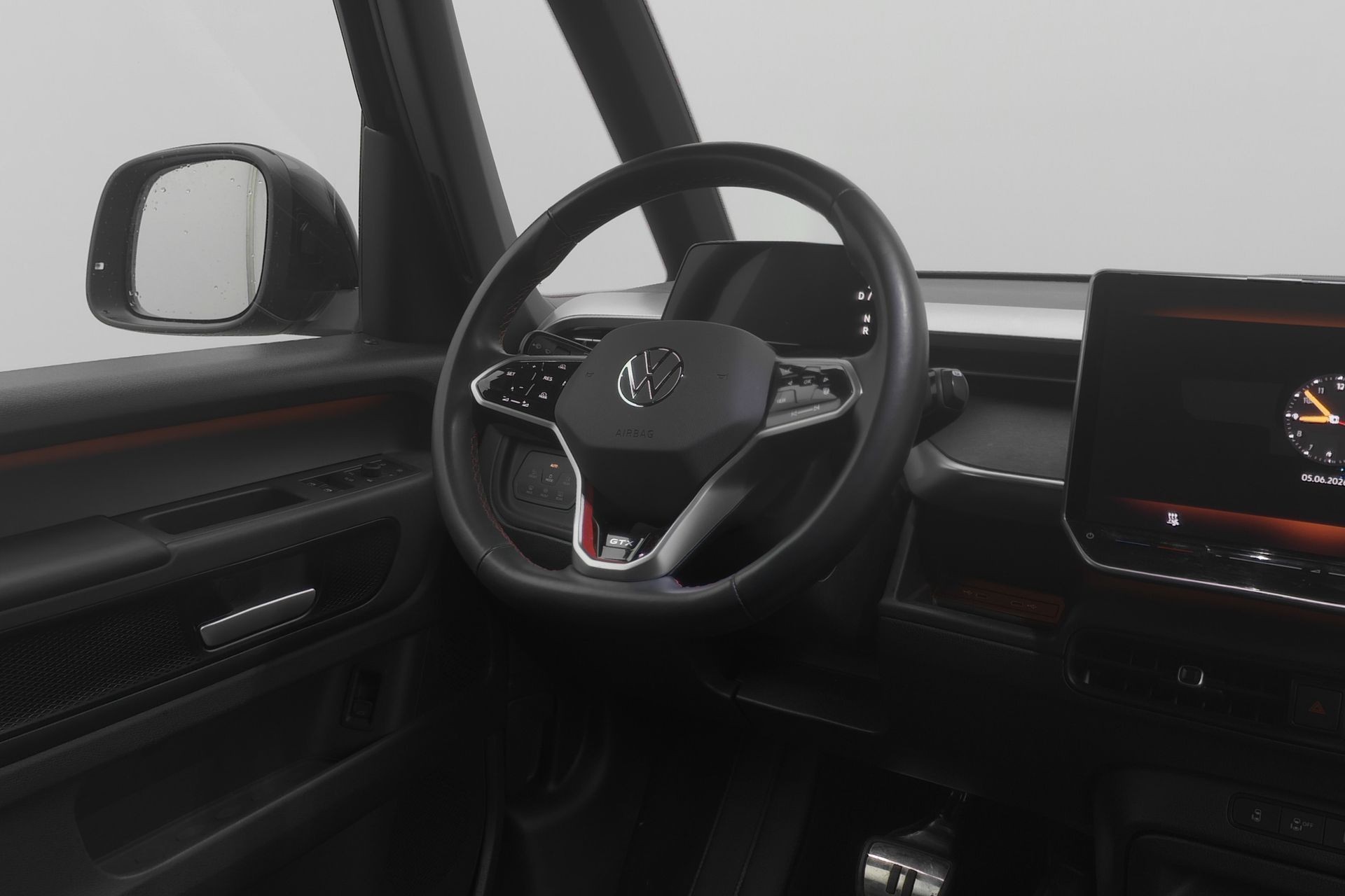 VW ID.Buzz LWB GTX 4 Motion-image-6