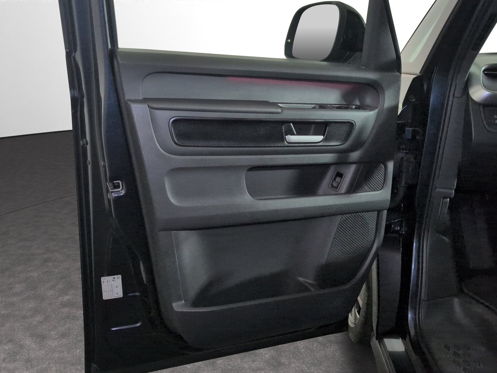VW ID.Buzz LWB GTX 4 Motion-image-12