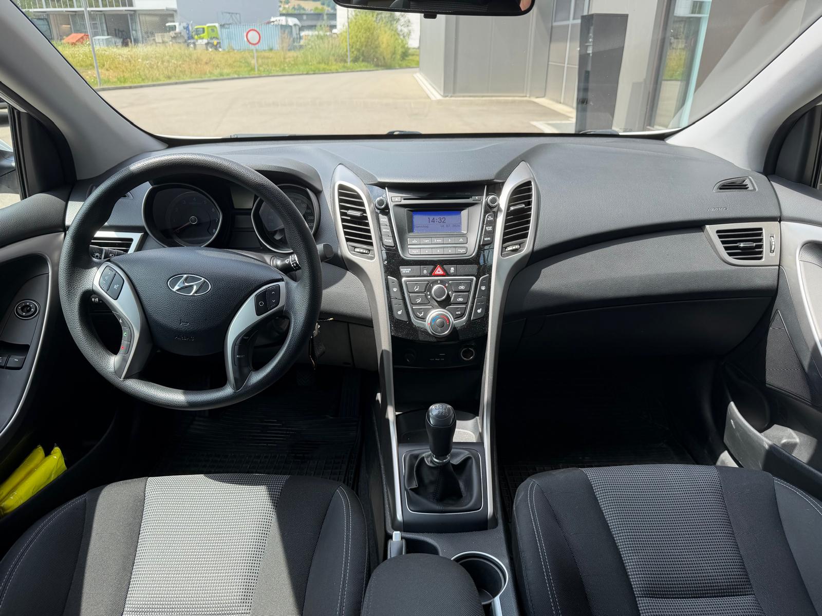 HYUNDAI i30 1.4 Pica-image-12