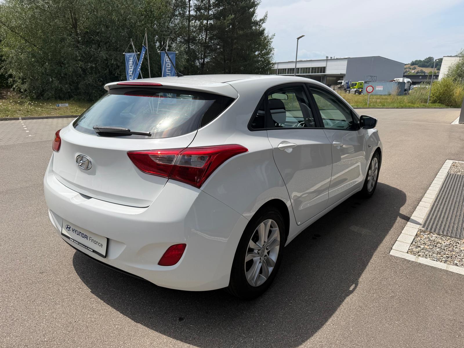 HYUNDAI i30 1.4 Pica-image-9