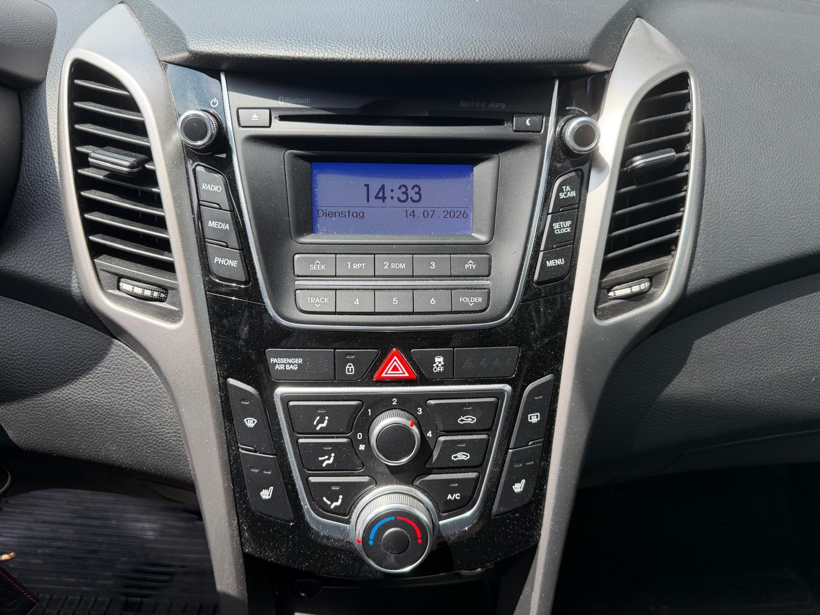 HYUNDAI i30 1.4 Pica-image-16