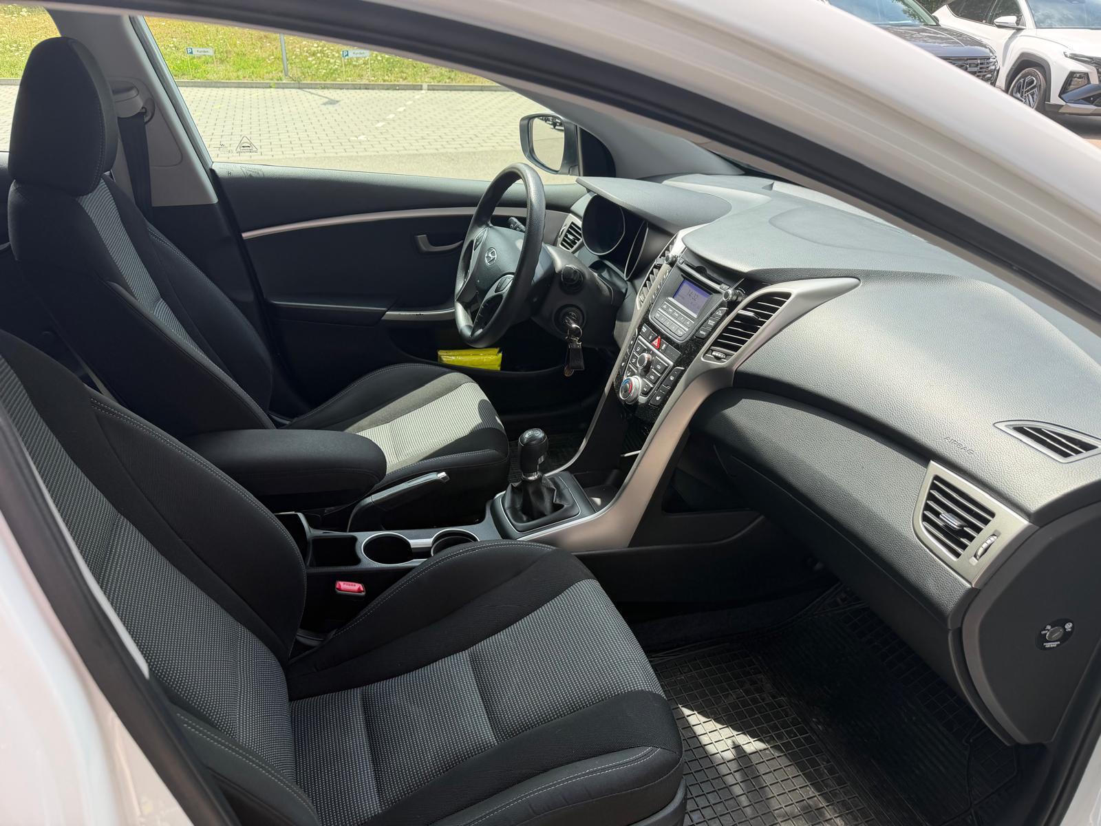 HYUNDAI i30 1.4 Pica-image-11