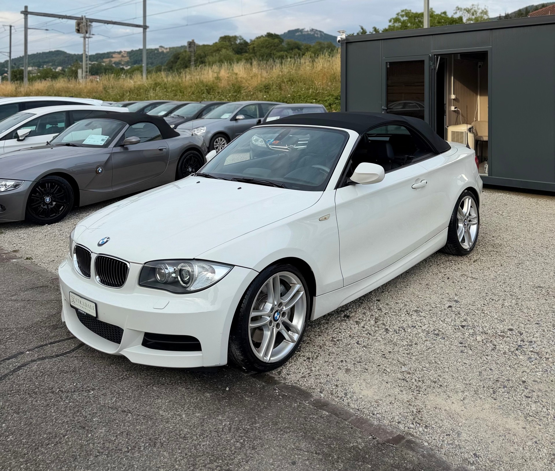 BMW 135i Cabrio DSG **M-Performance**-image-7