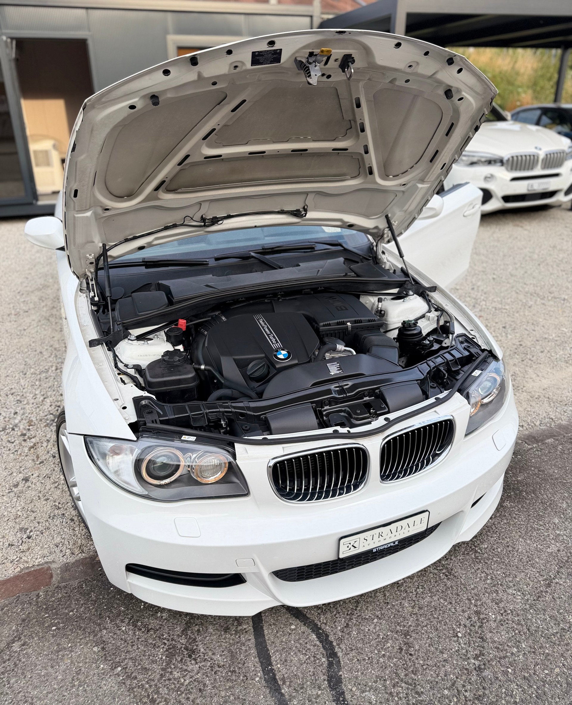 BMW 135i Cabrio DSG **M-Performance**-image-15