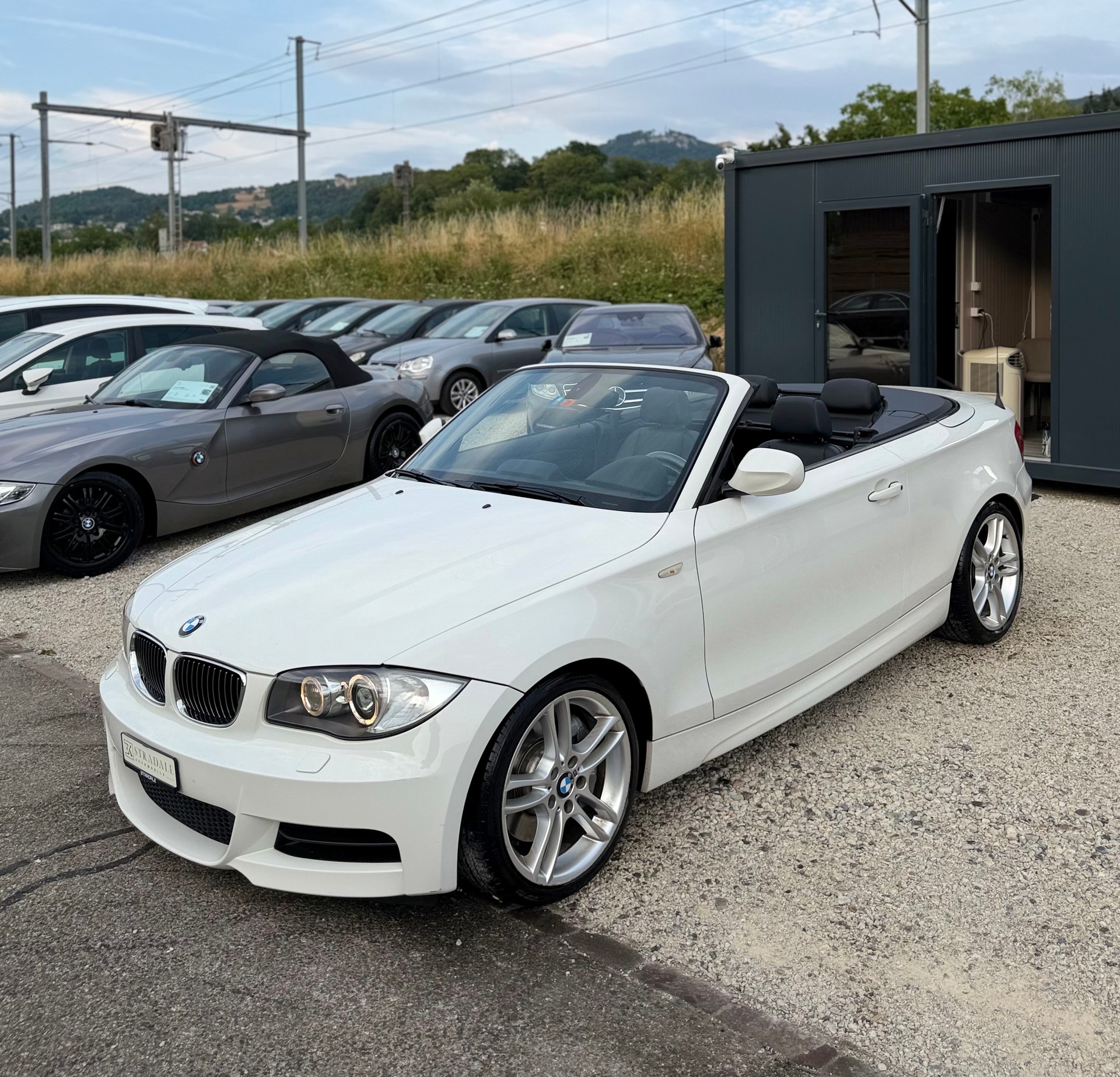 BMW 135i Cabrio DSG **M-Performance**-image-6