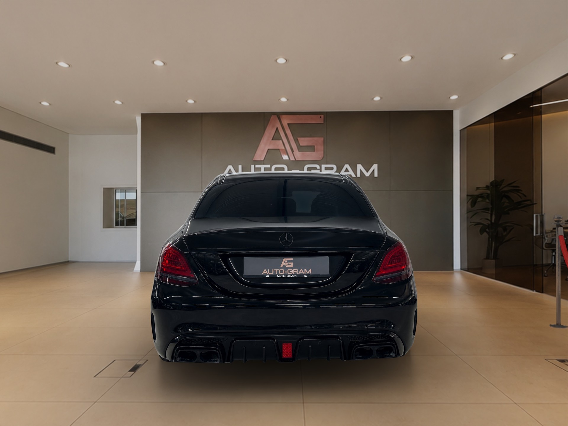 MERCEDES-BENZ C 63 S AMG Speedshift-showroom-element-3