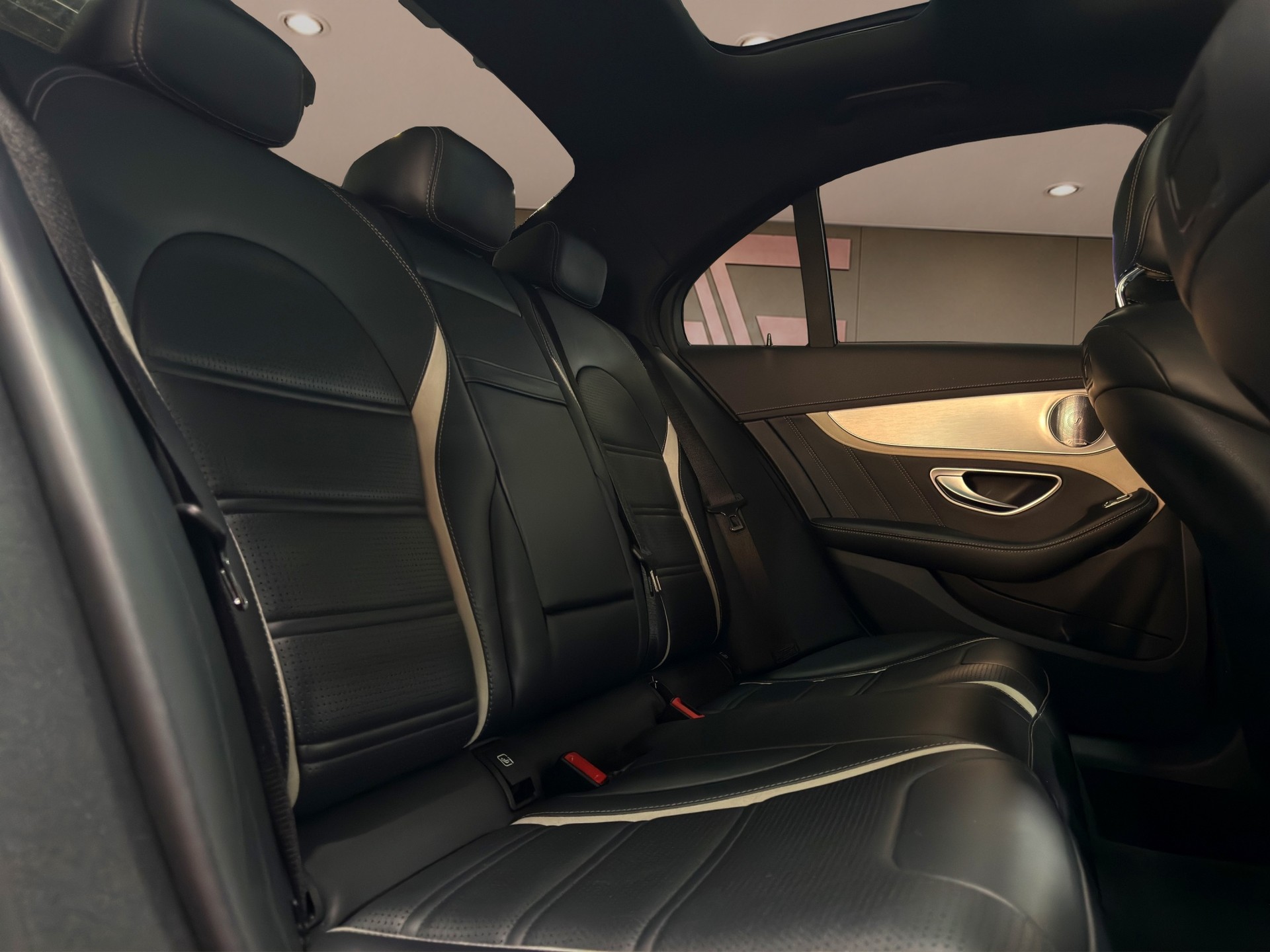 MERCEDES-BENZ C 63 S AMG Speedshift-image-16