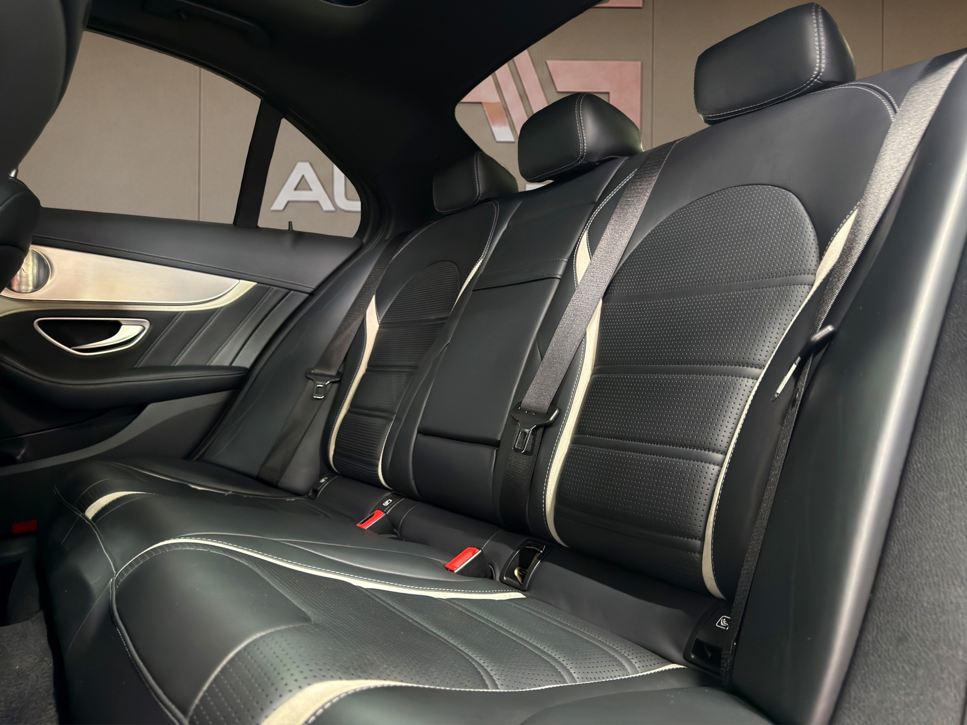 MERCEDES-BENZ C 63 S AMG Speedshift-image-15
