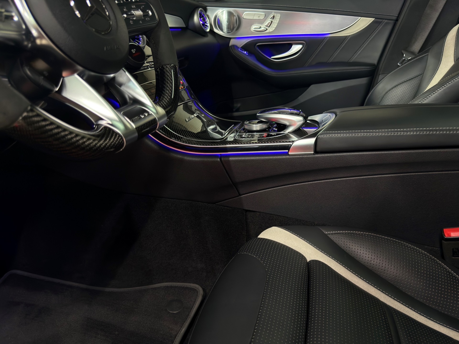 MERCEDES-BENZ C 63 S AMG Speedshift-image-26
