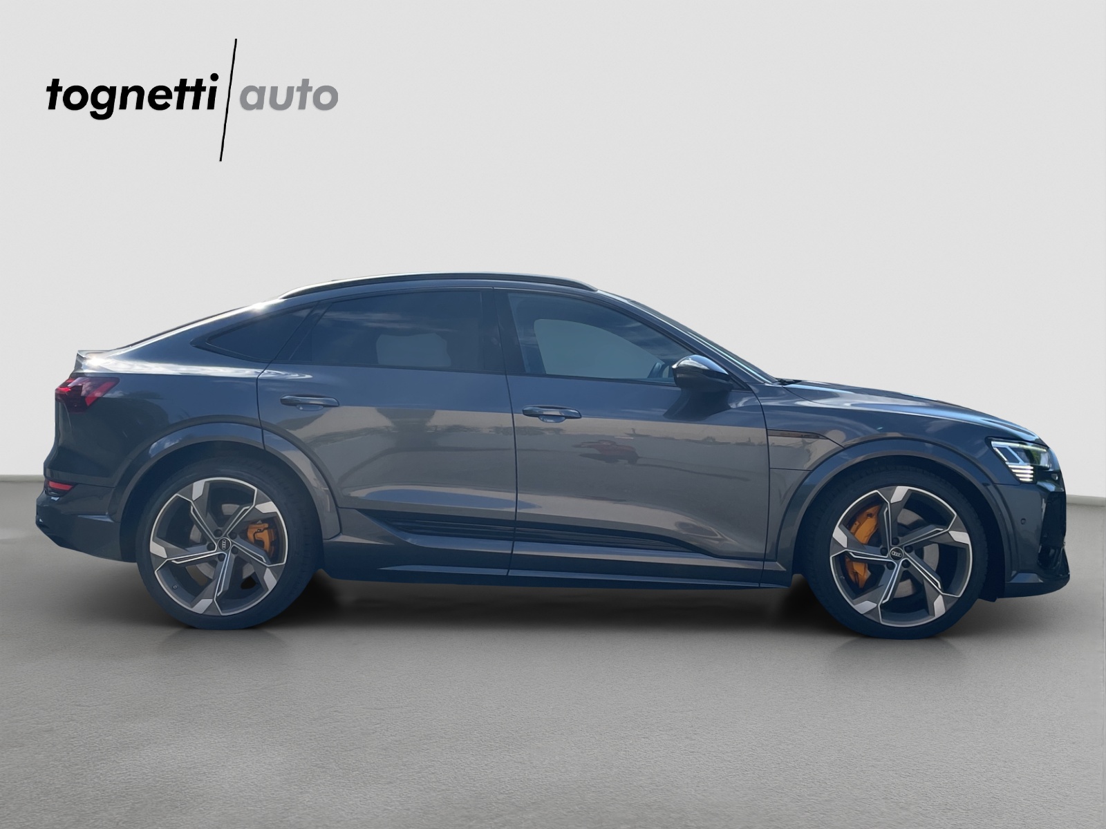 AUDI e-tron S Sportback quattro-showroom-element-2