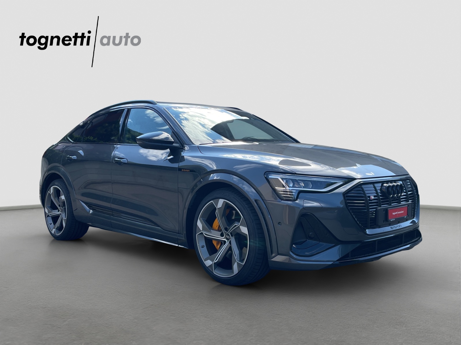 AUDI e-tron S Sportback quattro-showroom-element-1