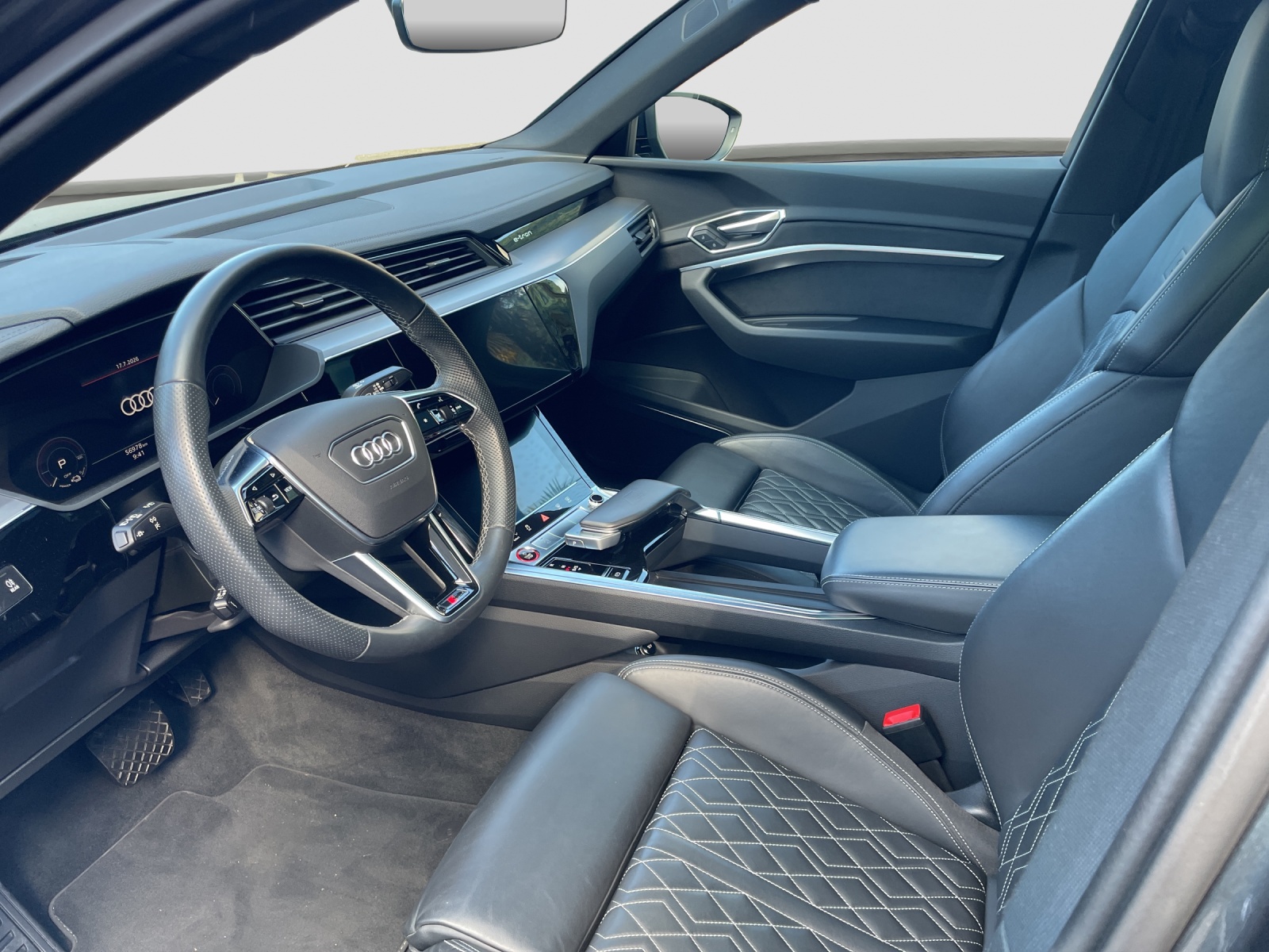 AUDI e-tron S Sportback quattro-image-7