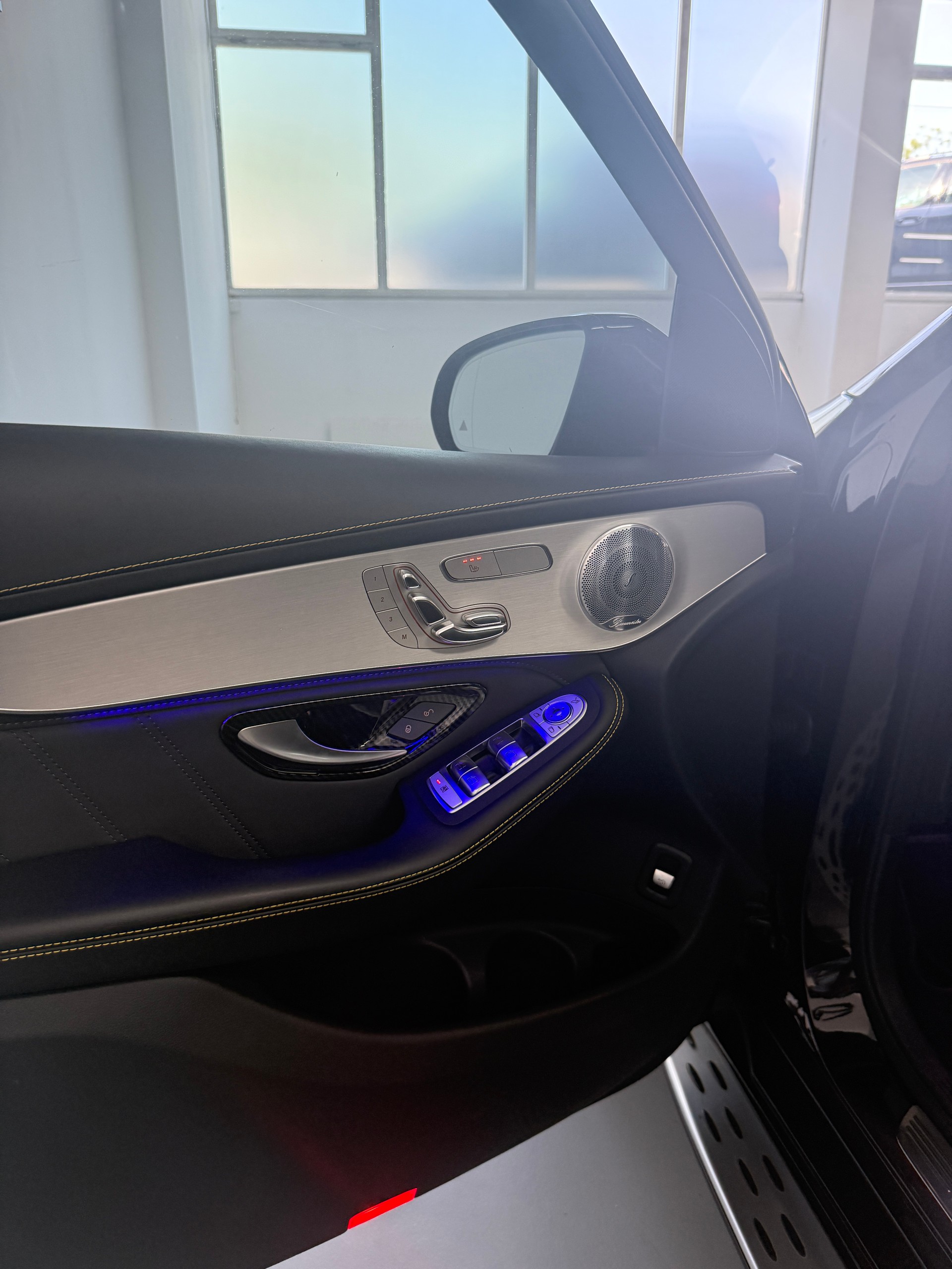 MERCEDES-BENZ GLC 63 S AMG Edition 1 4Matic+ 9G-Tronic-image-12