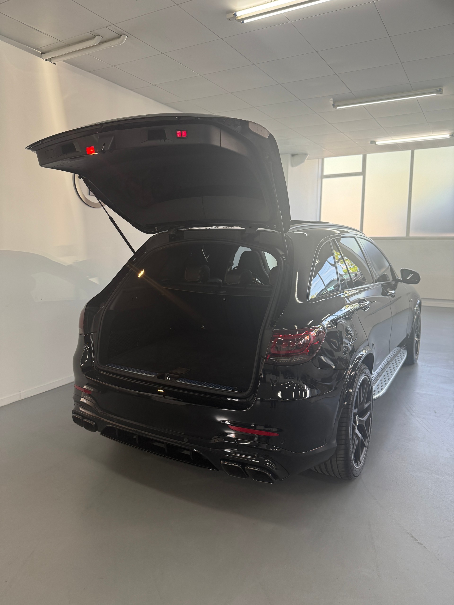 MERCEDES-BENZ GLC 63 S AMG Edition 1 4Matic+ 9G-Tronic-image-14