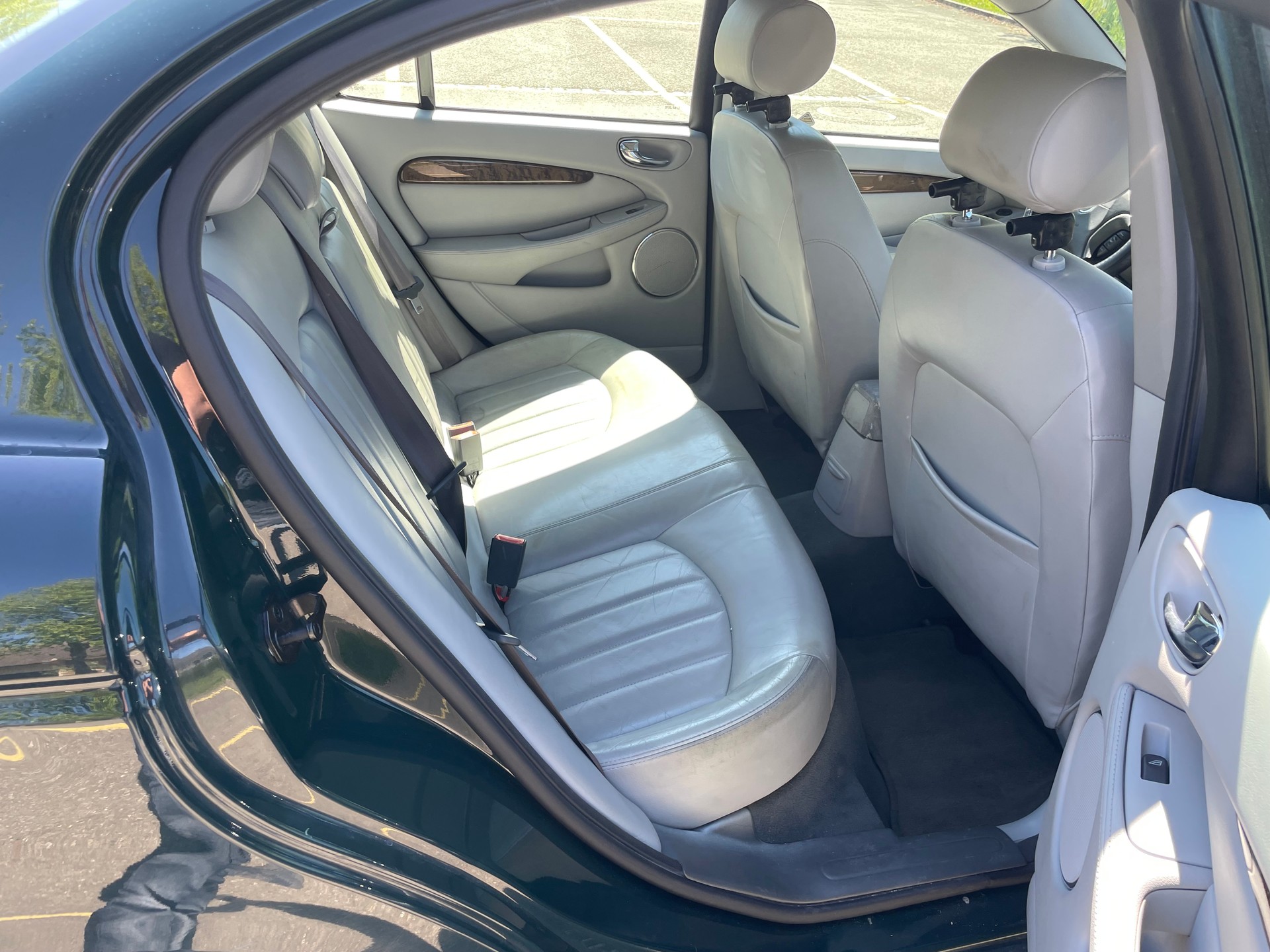 JAGUAR X-Type 3.0 V6 Traction4 Executive-image-12