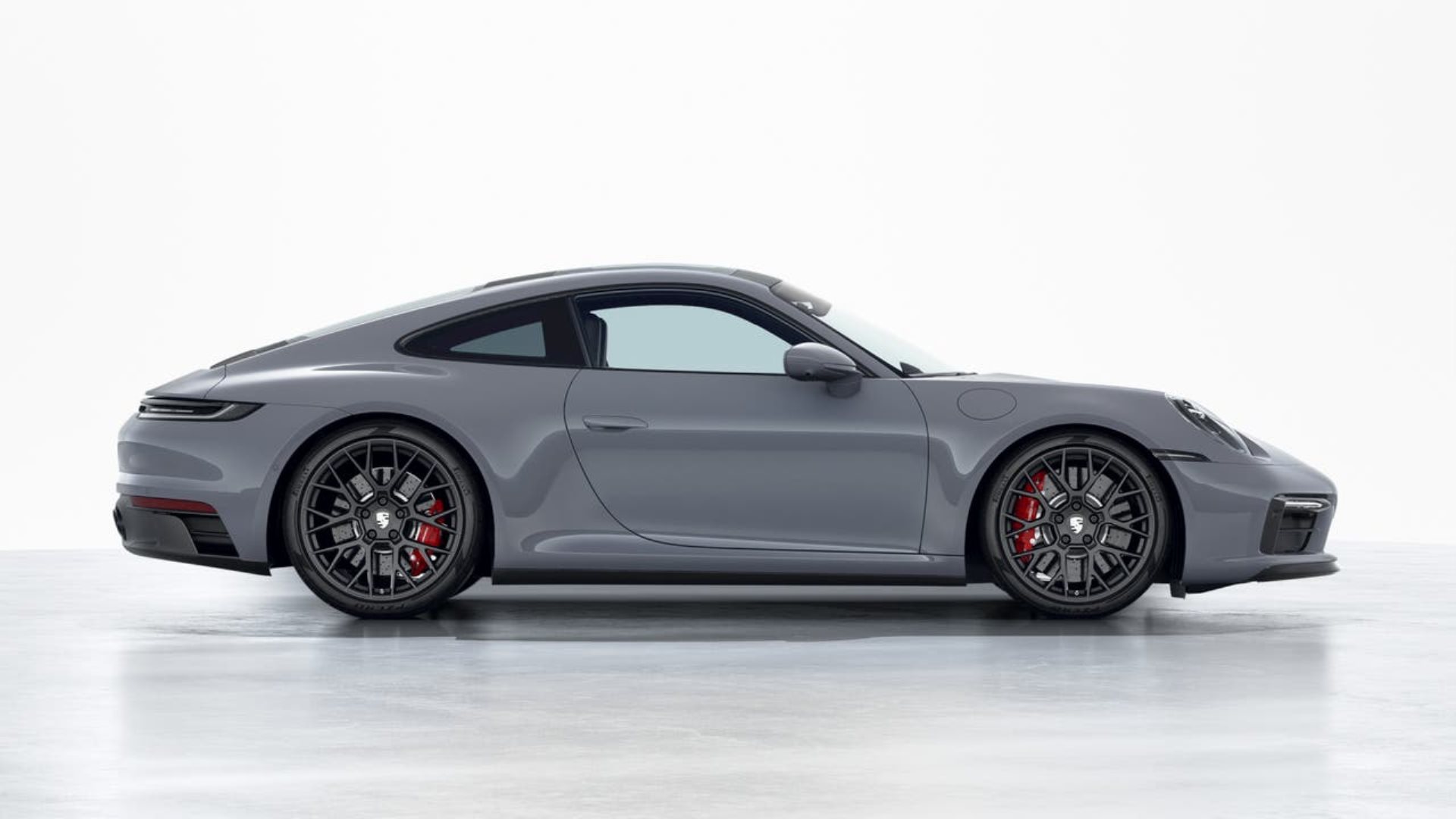 PORSCHE 911 Carrera 4 GTS-image-4