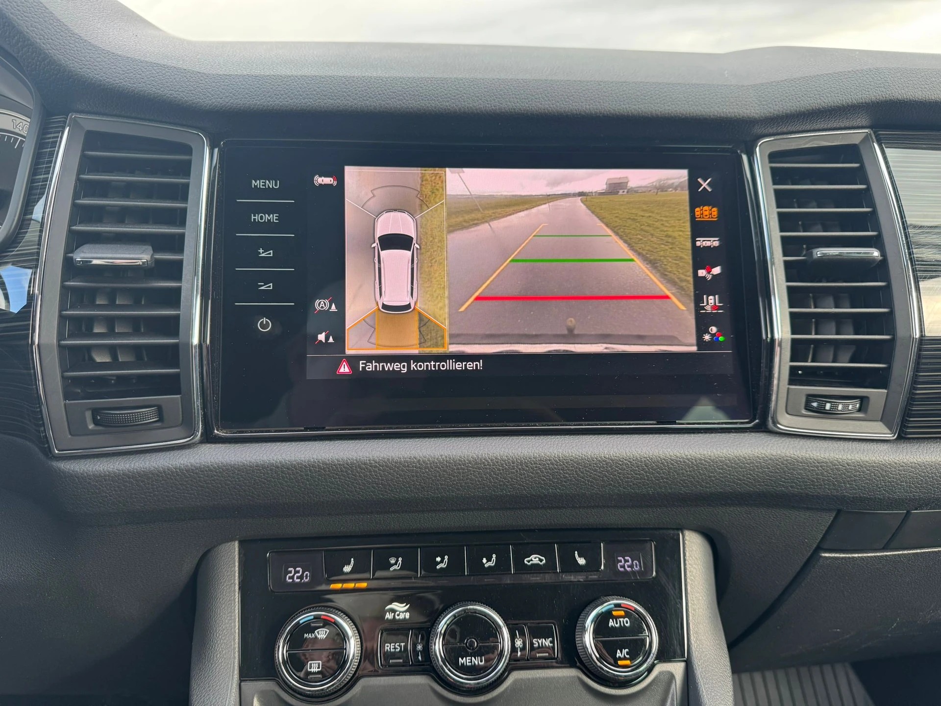 SKODA Kodiaq 2.0 TDI SCR Style 4x4 DSG mit Anhängerkupplung-image-11