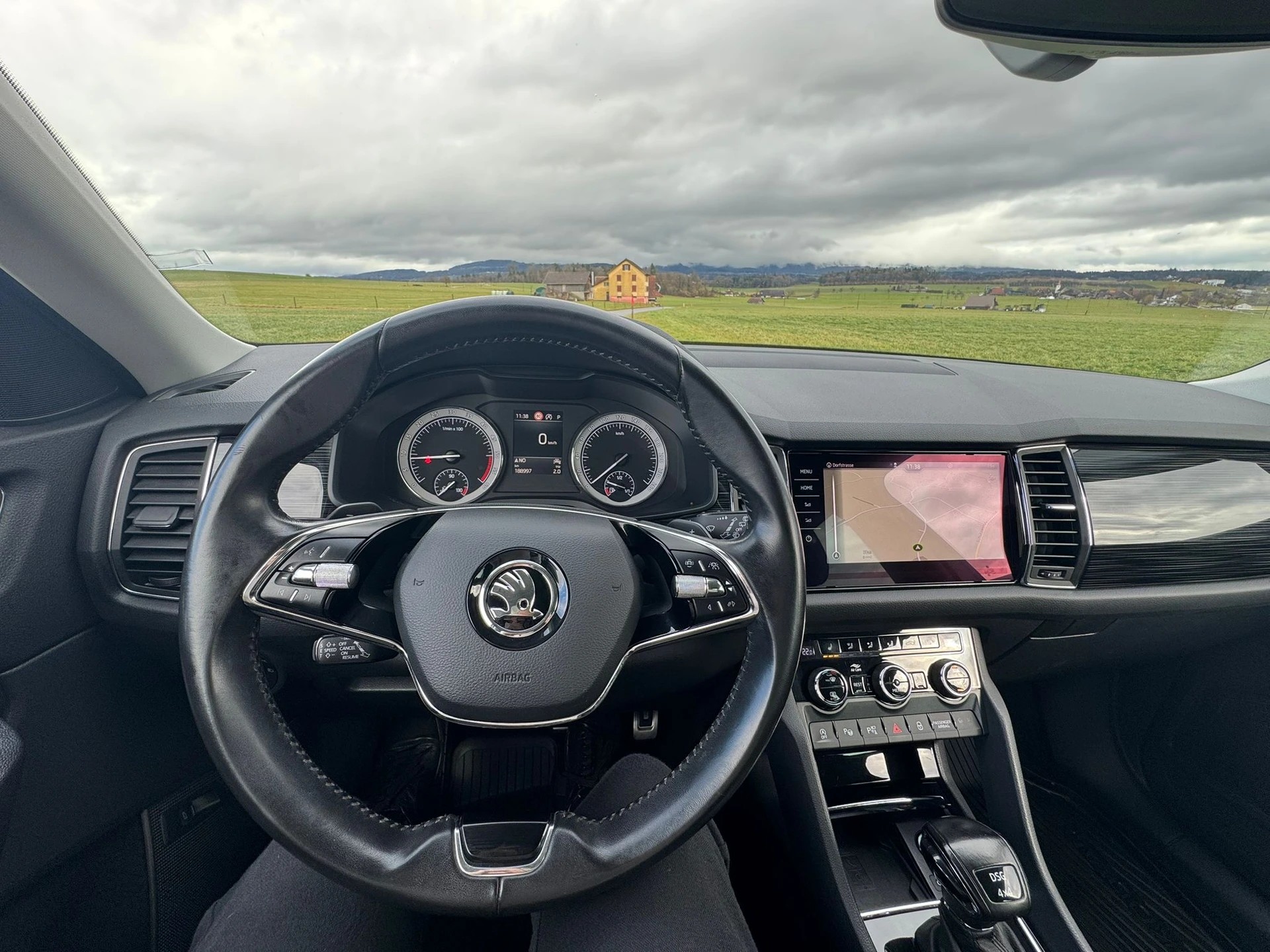 SKODA Kodiaq 2.0 TDI SCR Style 4x4 DSG mit Anhängerkupplung-image-9