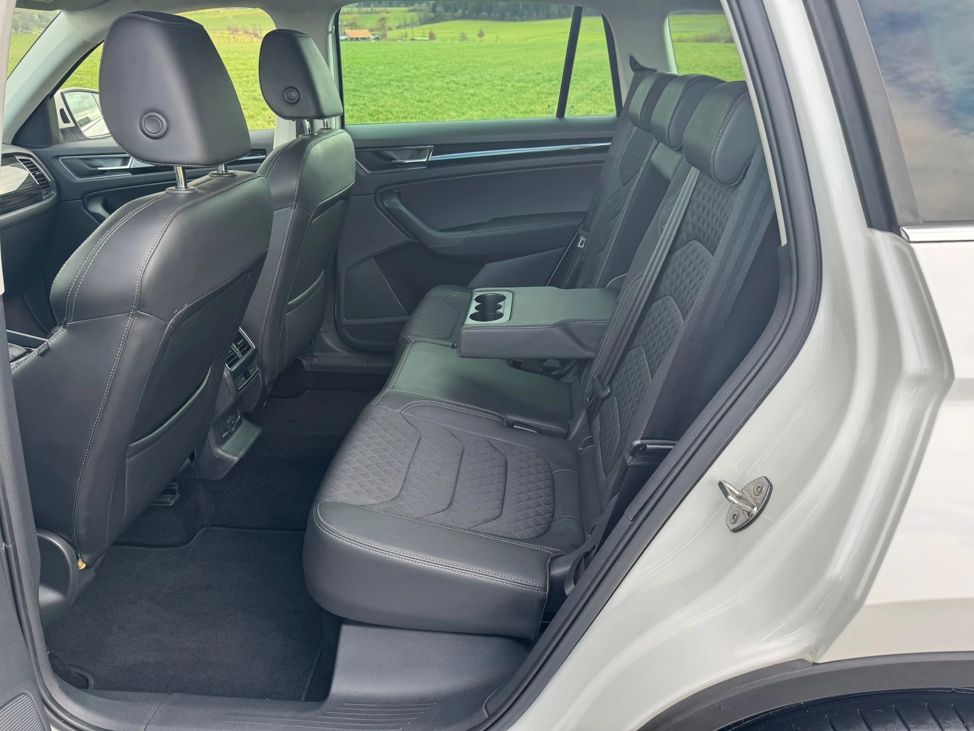 SKODA Kodiaq 2.0 TDI SCR Style 4x4 DSG mit Anhängerkupplung-image-7