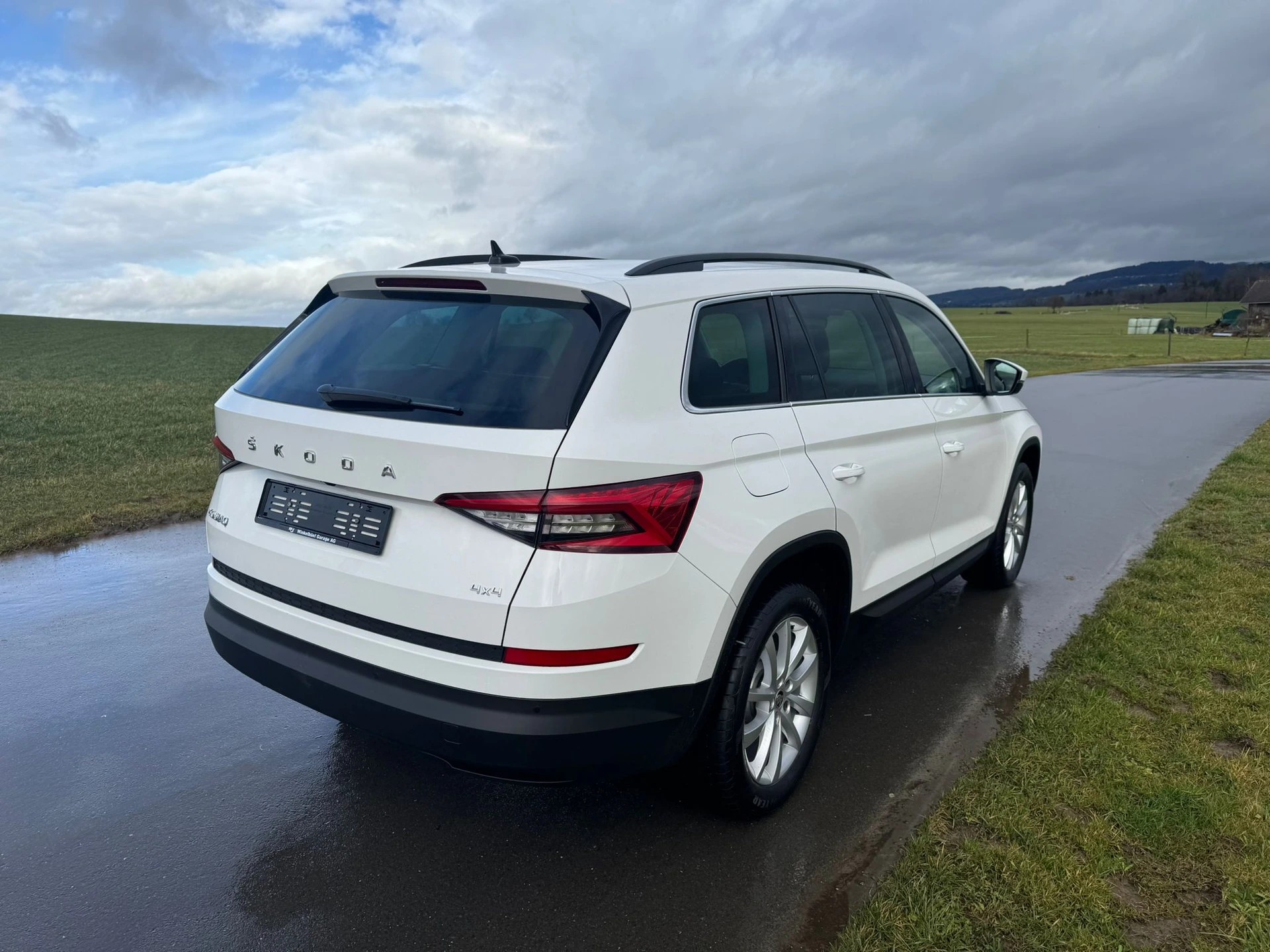 SKODA Kodiaq 2.0 TDI SCR Style 4x4 DSG mit Anhängerkupplung-image-3