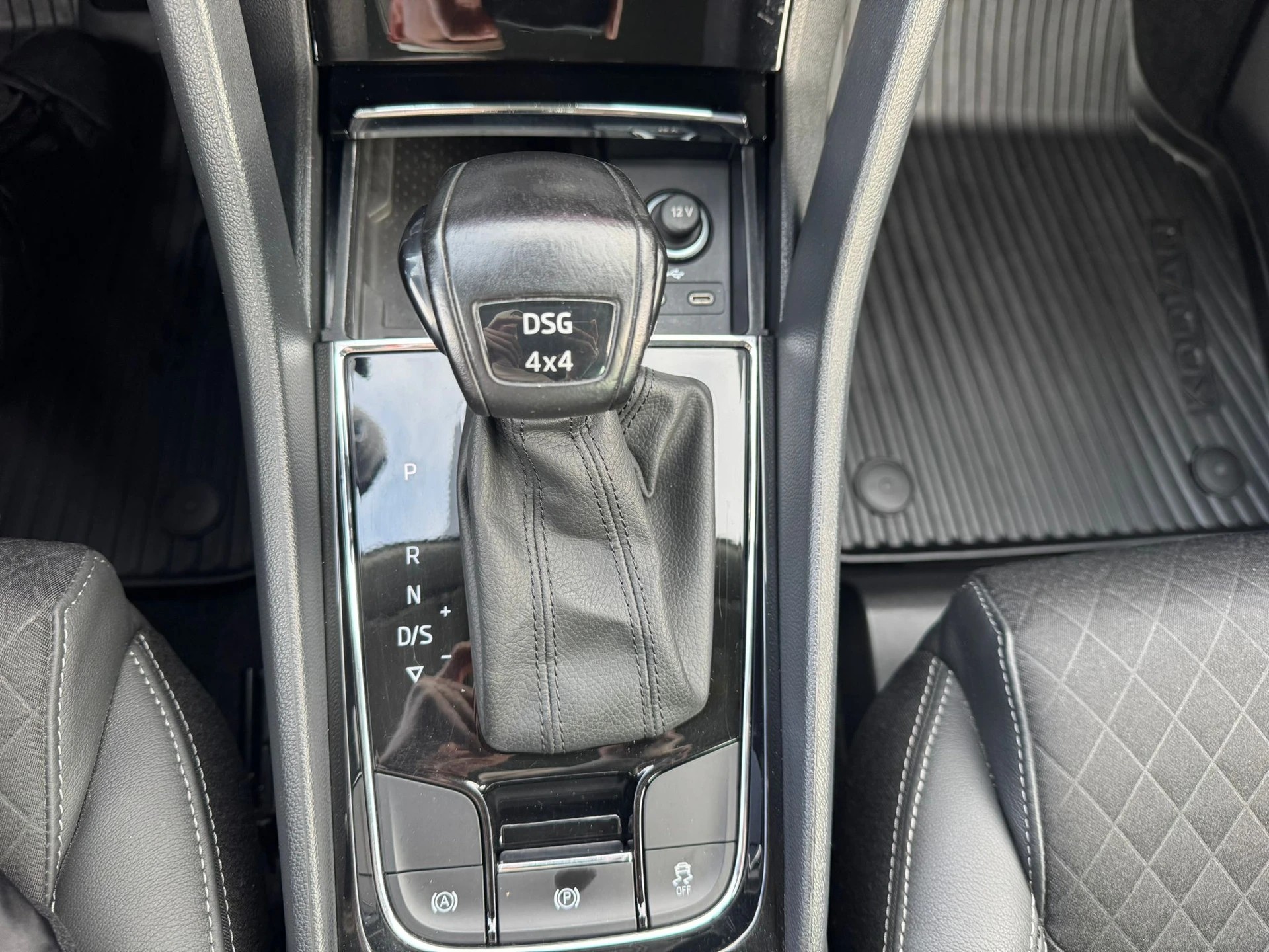 SKODA Kodiaq 2.0 TDI SCR Style 4x4 DSG mit Anhängerkupplung-image-13