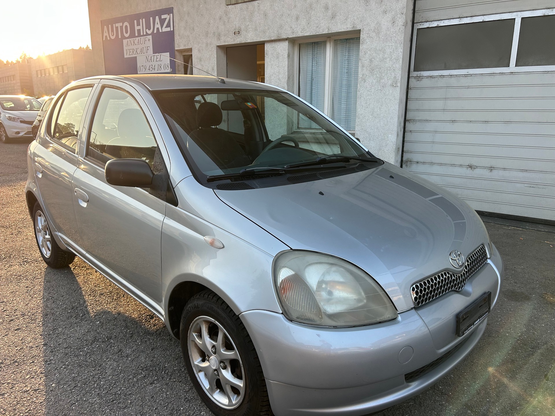 TOYOTA Yaris 1.3 Linea Sol-image-2