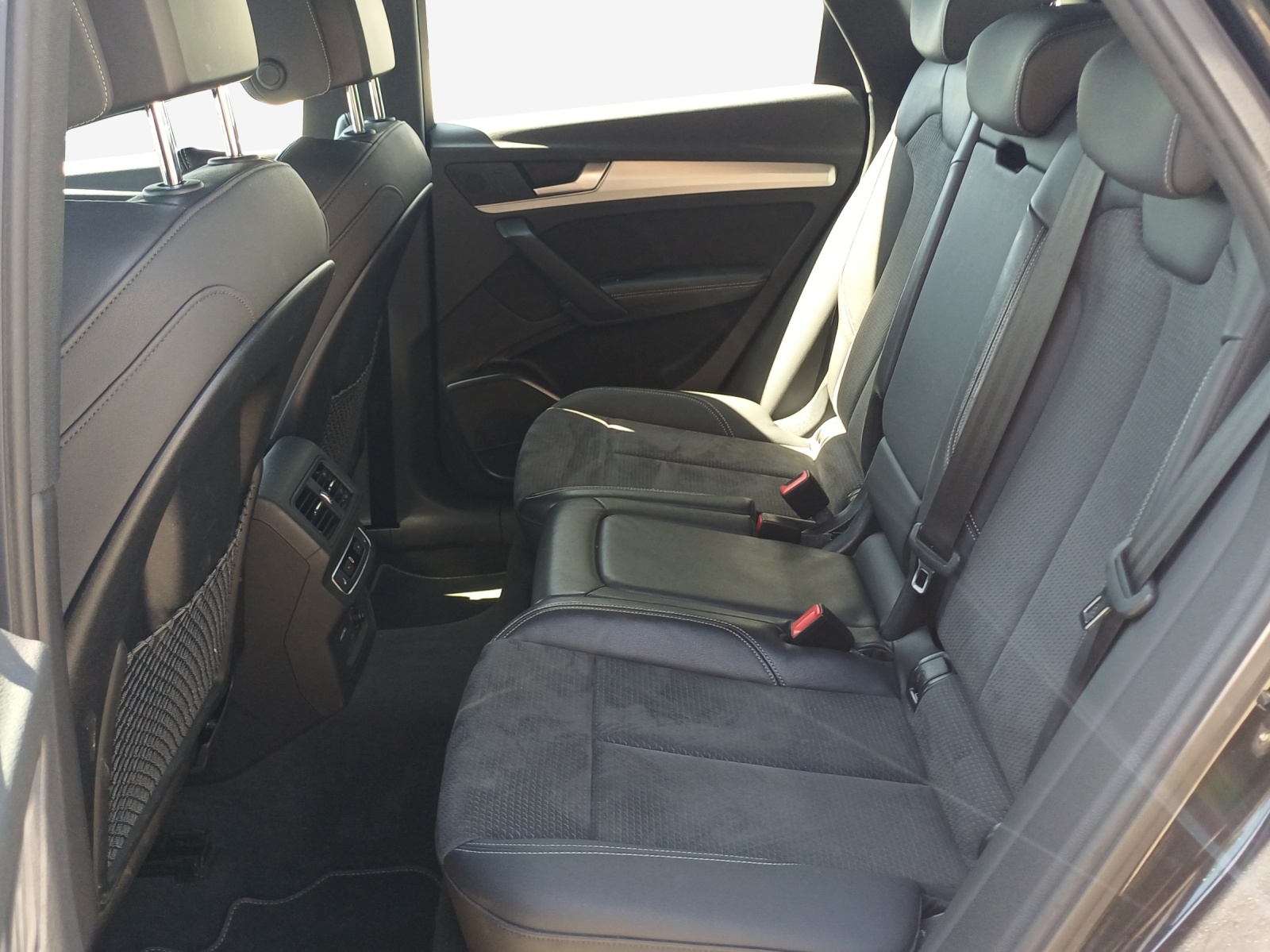 AUDI Q5 45 TFSI S-line quattro S-tronic-image-11