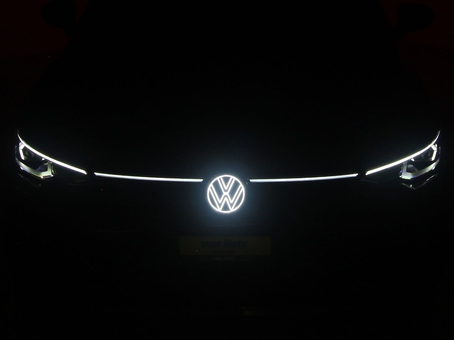 VW Golf VIII 1.5 eTSI R-Line DSG-image-6