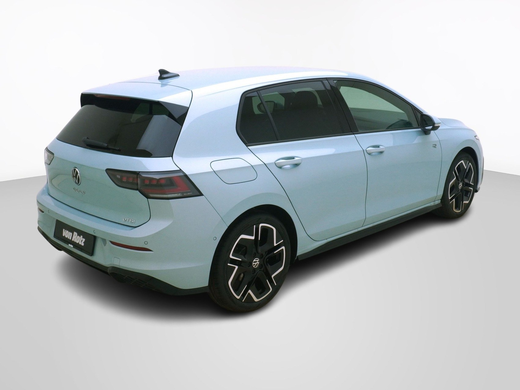 VW Golf VIII 1.5 eTSI R-Line DSG-image-4