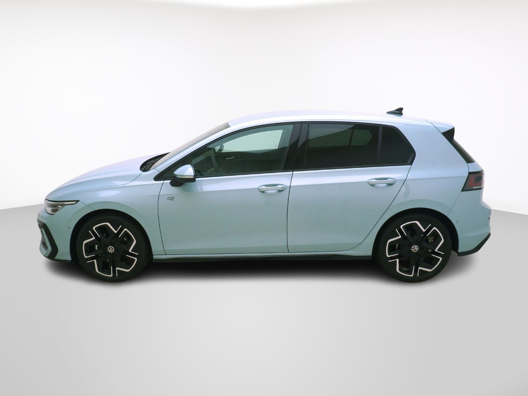 VW Golf VIII 1.5 eTSI R-Line DSG-image-1