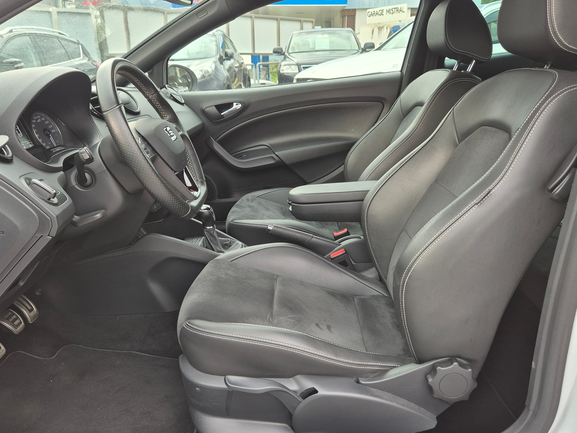 SEAT Ibiza SC 1.8 TSI Cupra-image-13