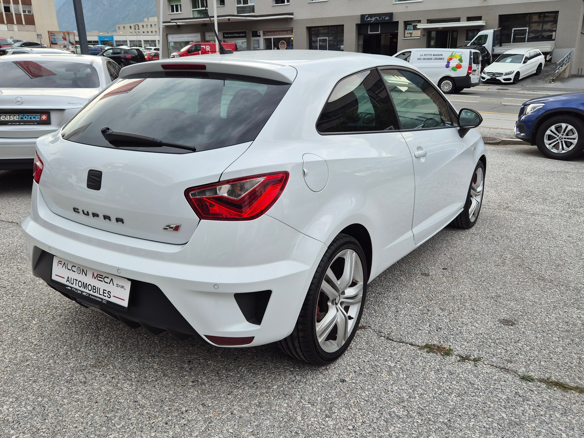 SEAT Ibiza SC 1.8 TSI Cupra-image-8
