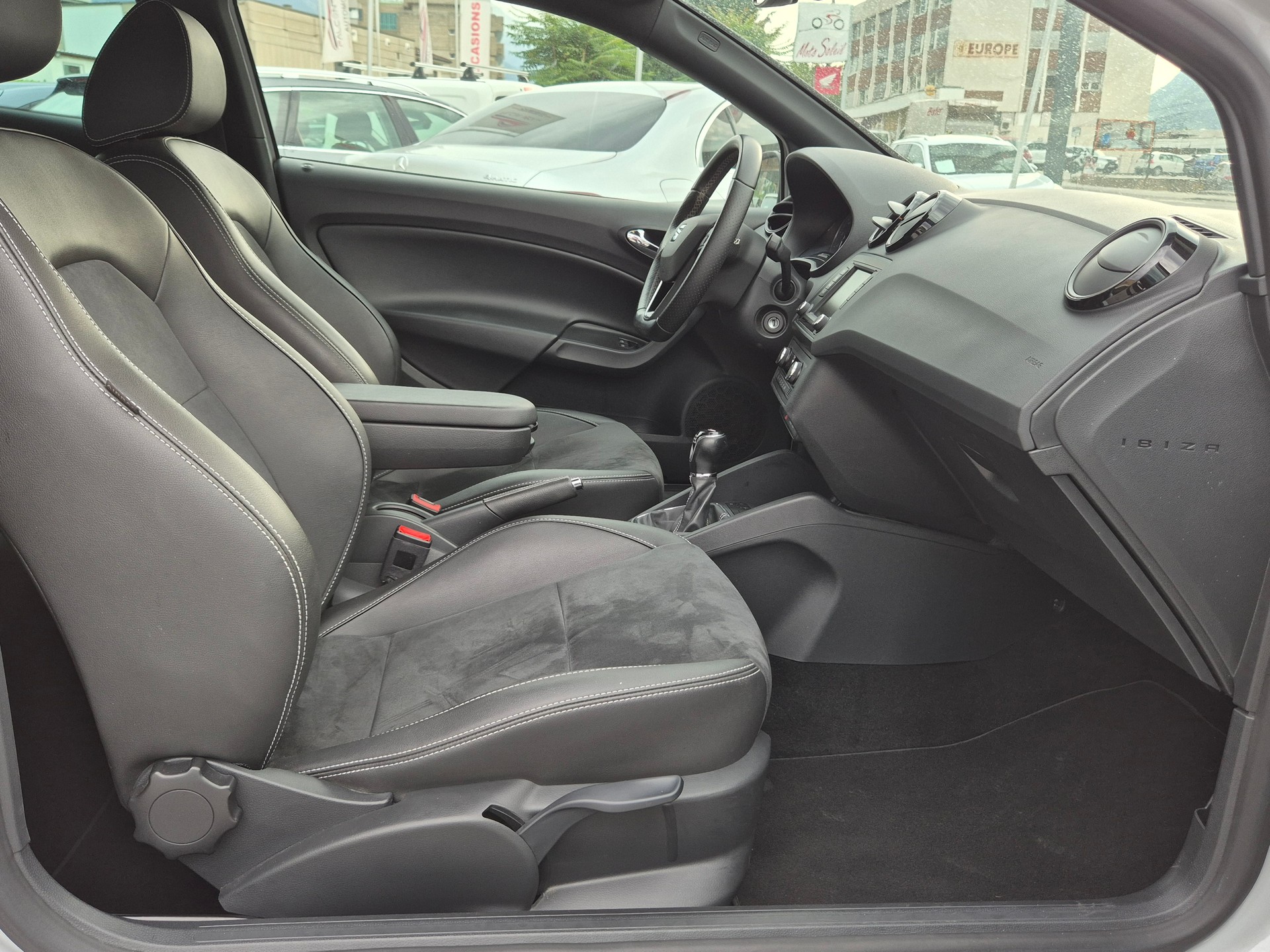 SEAT Ibiza SC 1.8 TSI Cupra-image-17