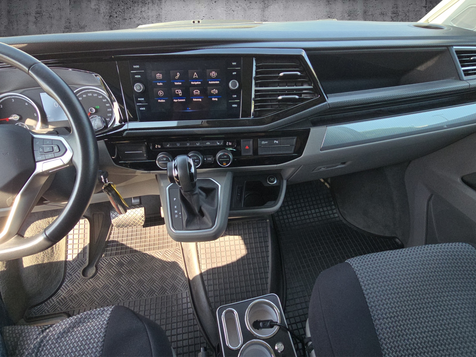 VW T6.1 California 2.0 Bi-TDI Ocean DSG-image-7