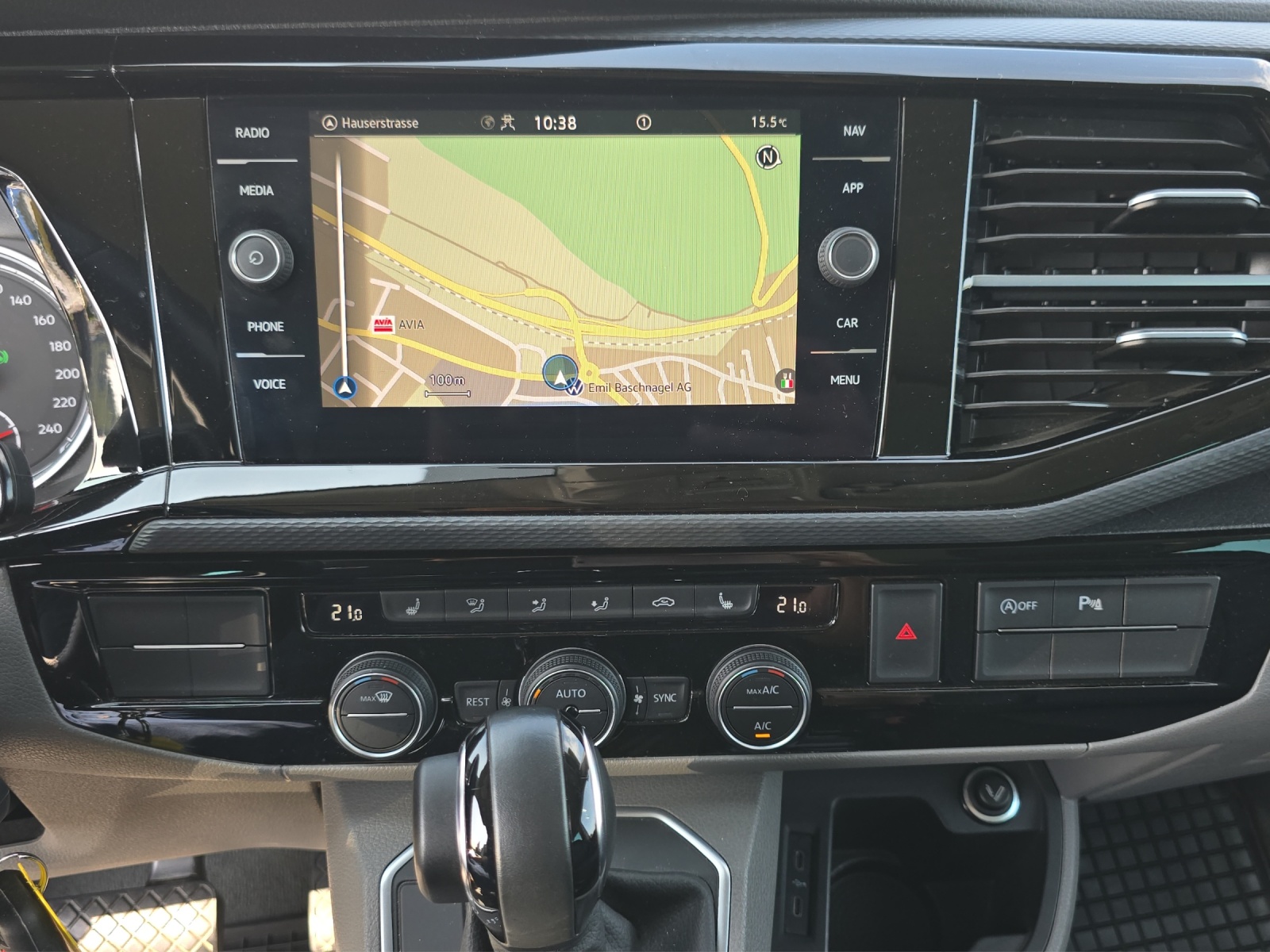 VW T6.1 California 2.0 Bi-TDI Ocean DSG-image-8