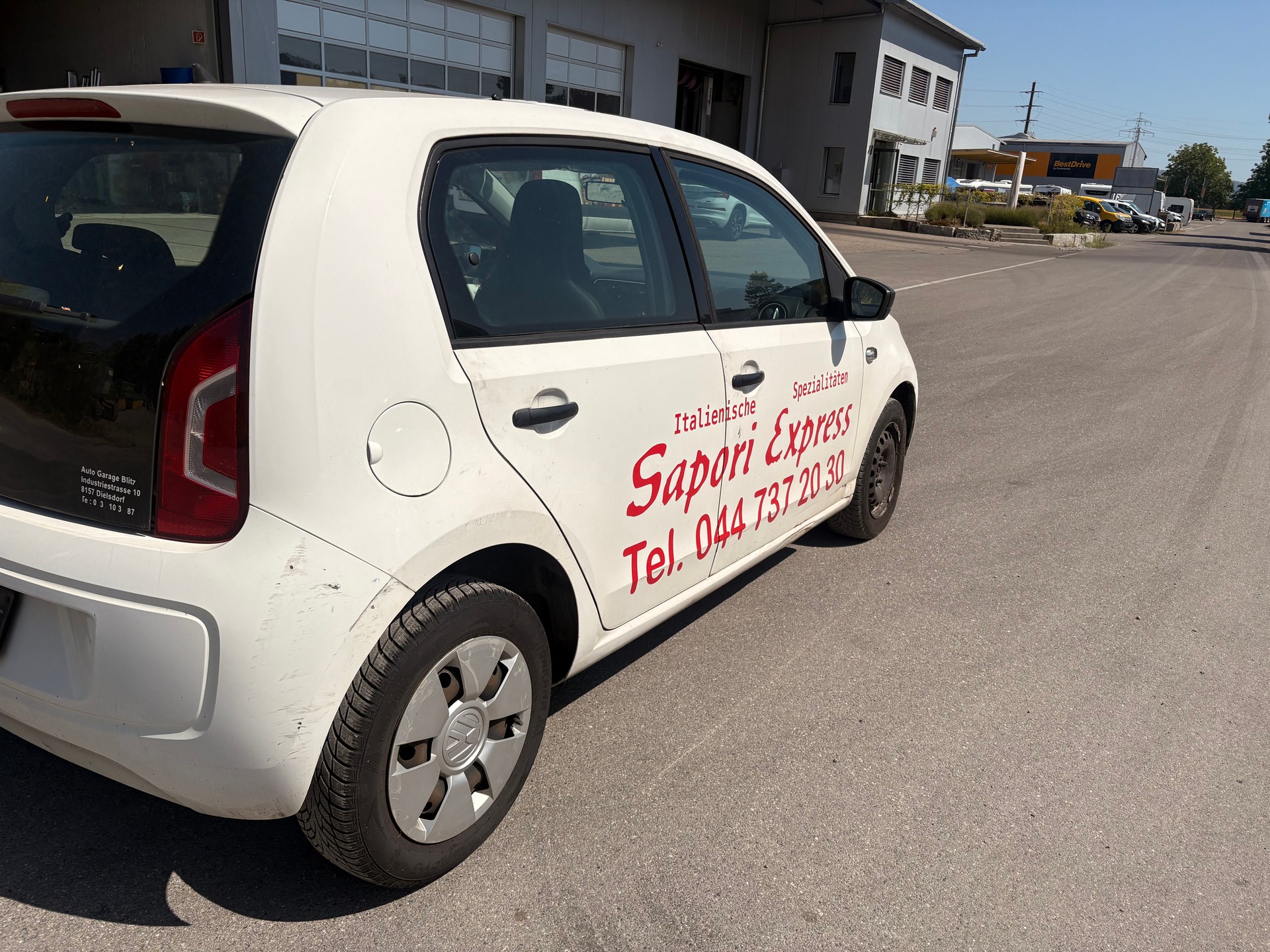 VW Up 1.0 swiss up-image-5