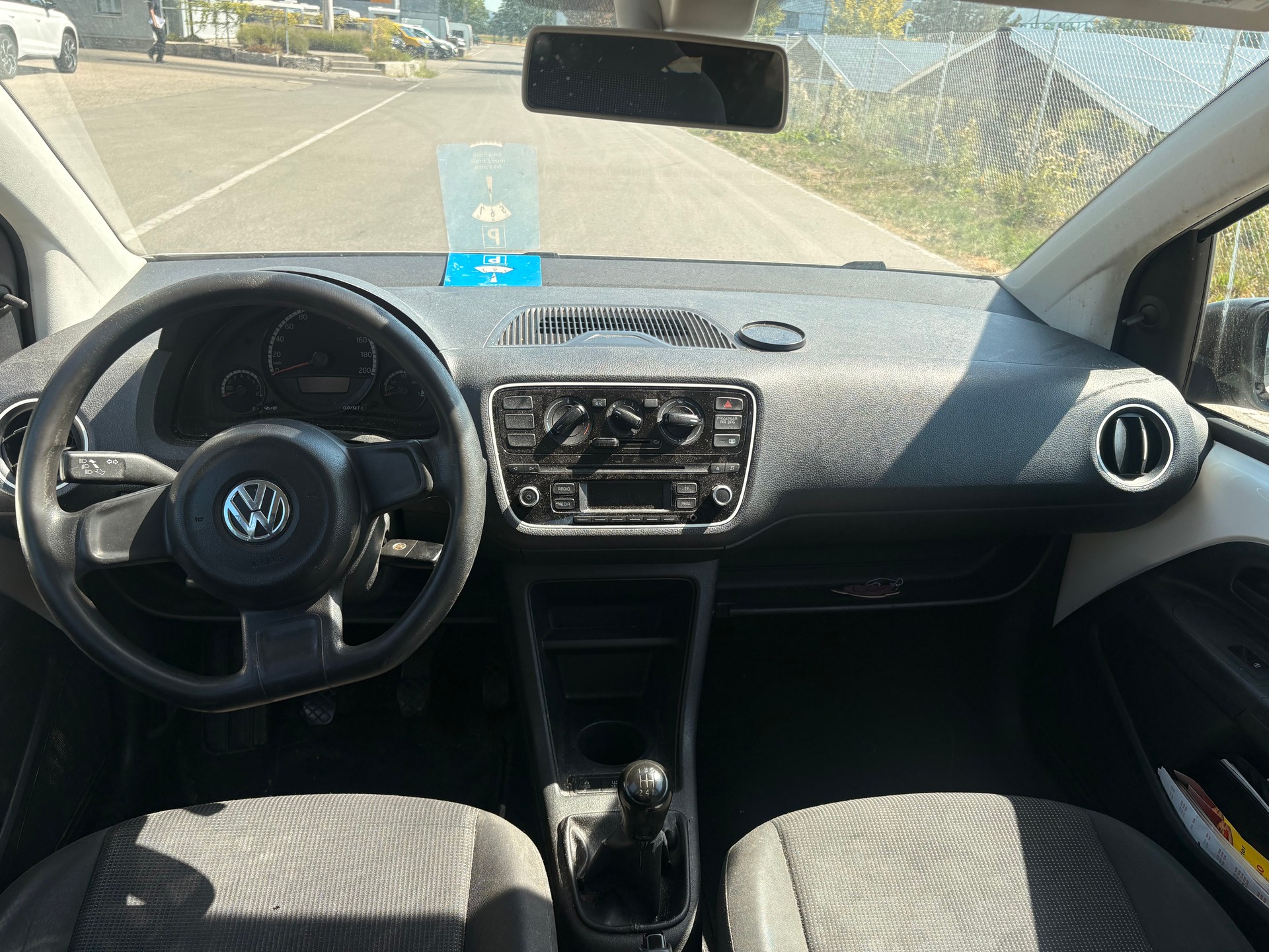 VW Up 1.0 swiss up-image-6