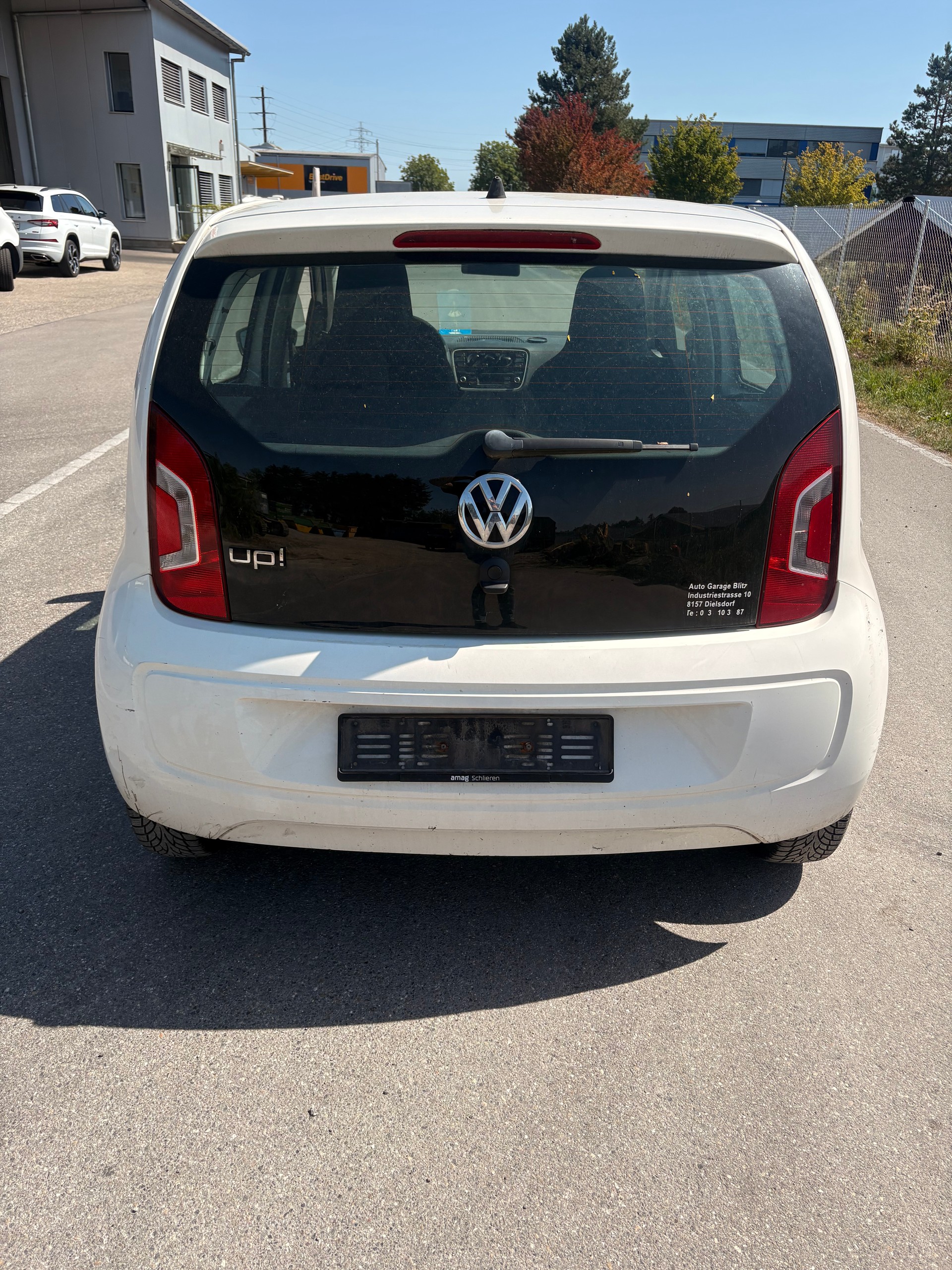 VW Up 1.0 swiss up-image-4