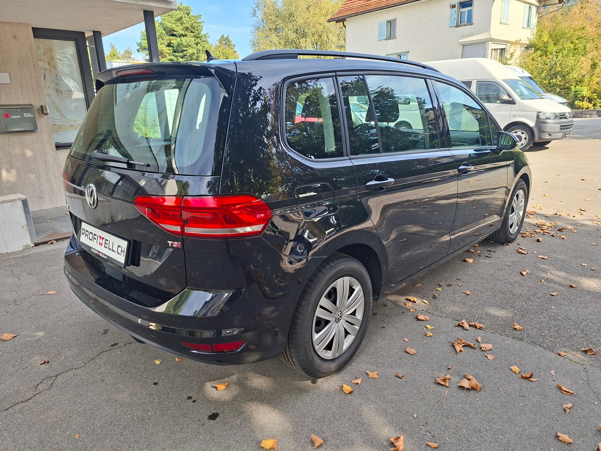 VW Touran 1.4 TSI BlueMotion Technology Family-showroom-element-1