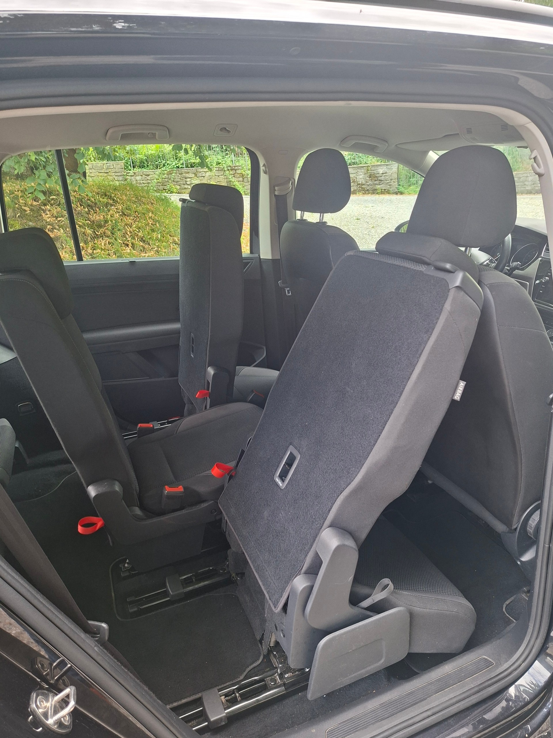 VW Touran 1.4 TSI BlueMotion Technology Family-image-9