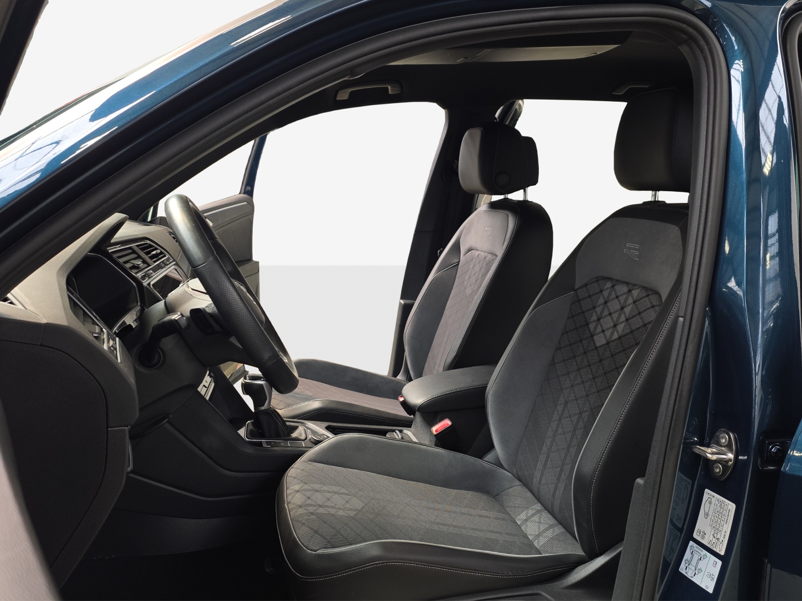 VW Tiguan 2.0TSI R-Line 4Motion DSG-image-7