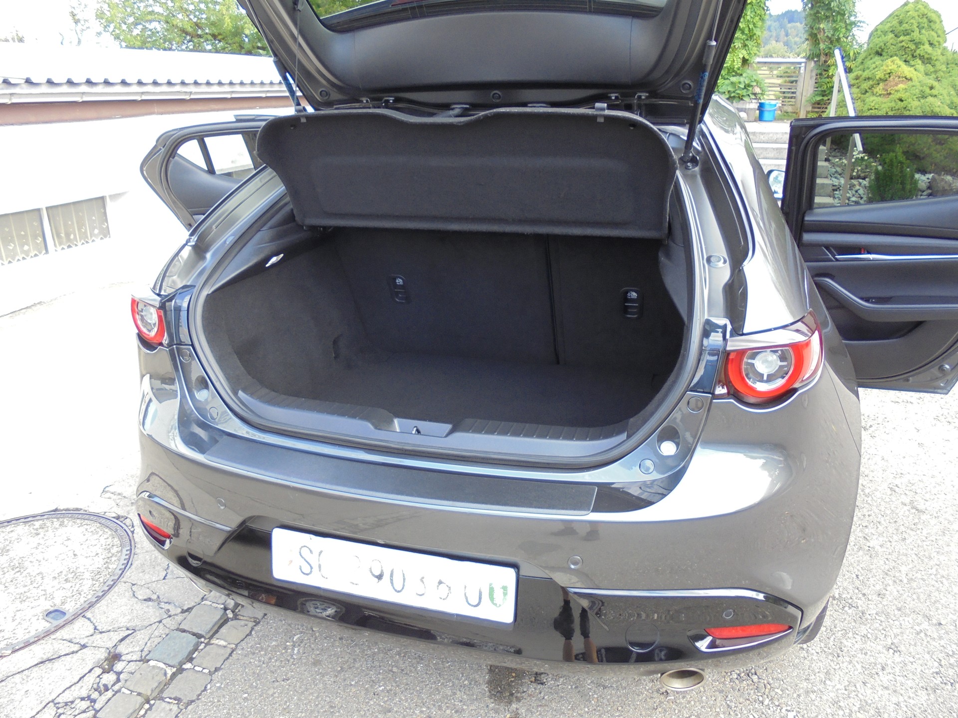 MAZDA 3 Hatchback SKYACTIV-X MHybrid 186 Revolution AWD Automat-image-9