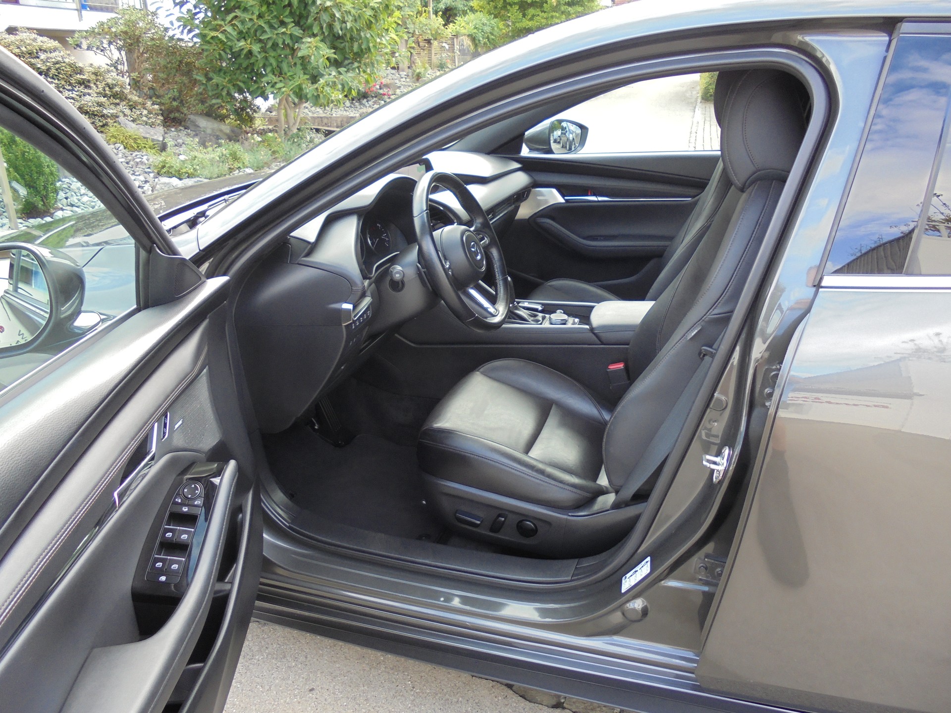 MAZDA 3 Hatchback SKYACTIV-X MHybrid 186 Revolution AWD Automat-image-7