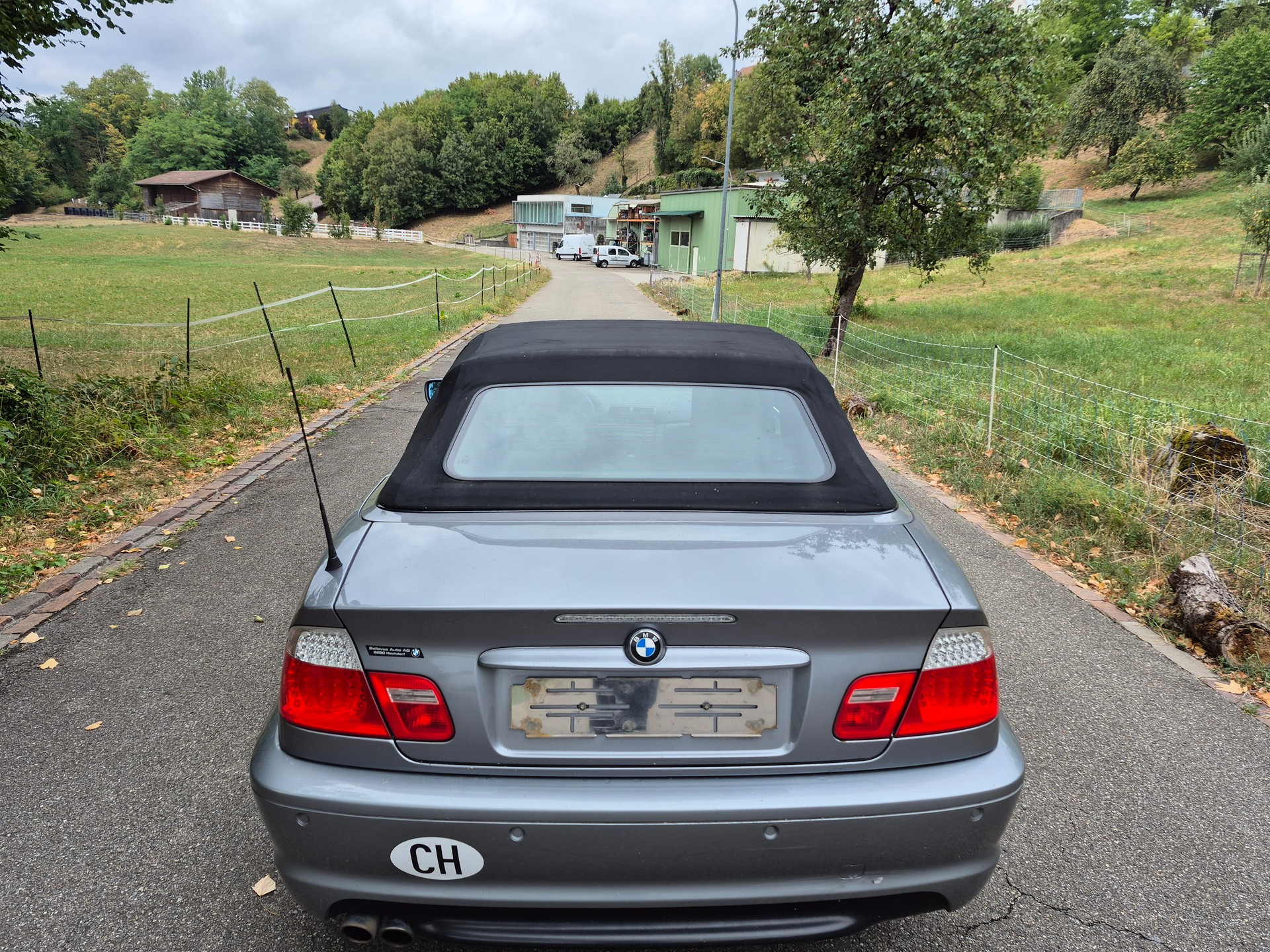 BMW 330Ci Cabriolet-image-6