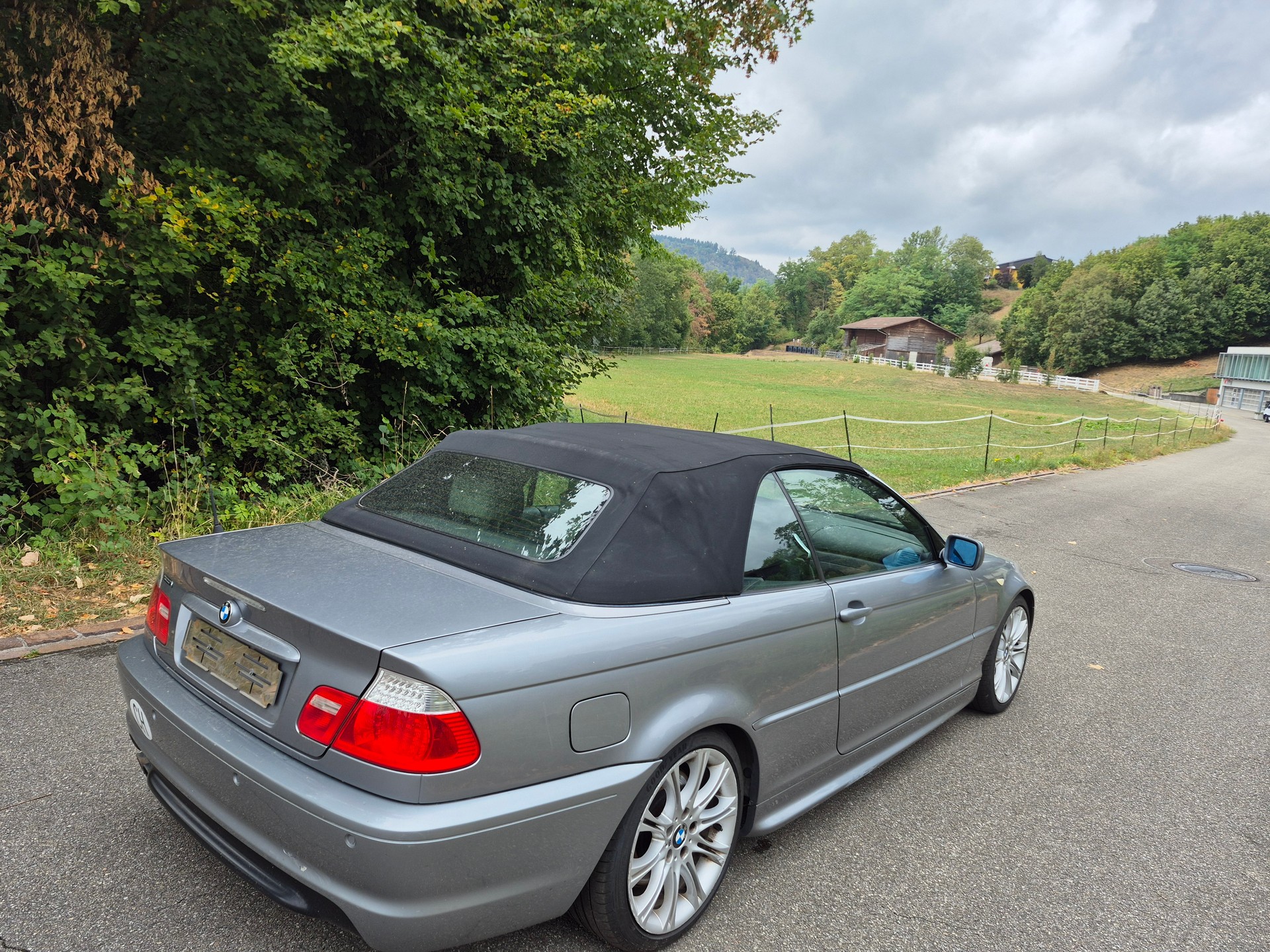 BMW 330Ci Cabriolet-image-4