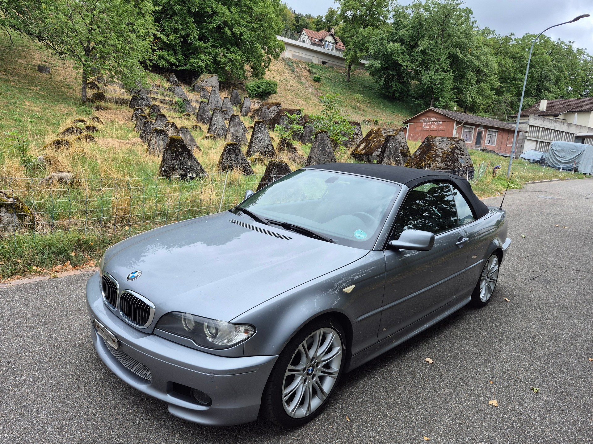 BMW 330Ci Cabriolet-image-1
