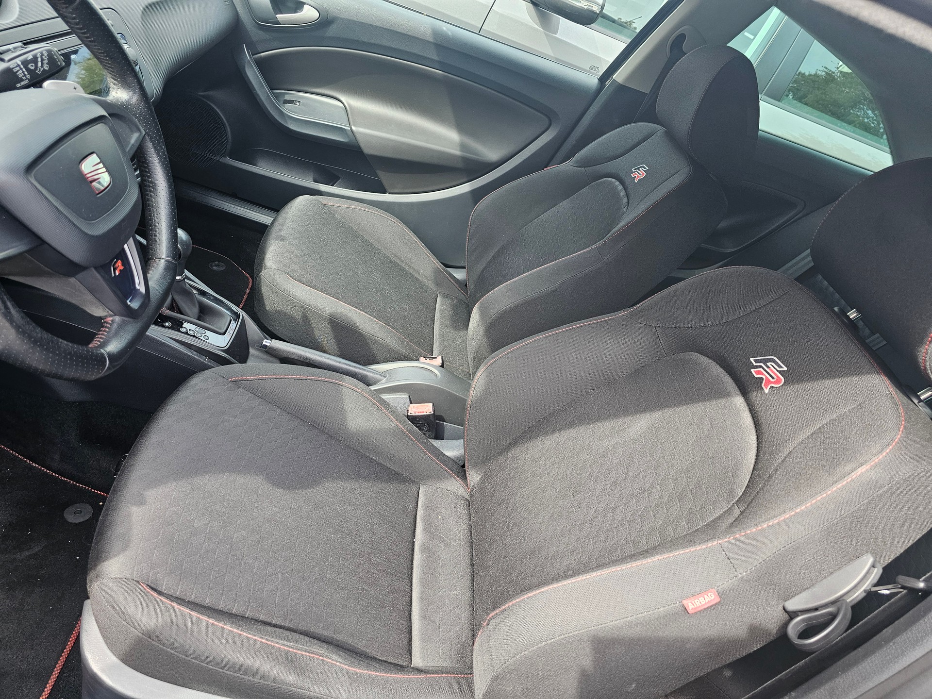 SEAT Ibiza SC 1.4 TSI FR DSG-image-6