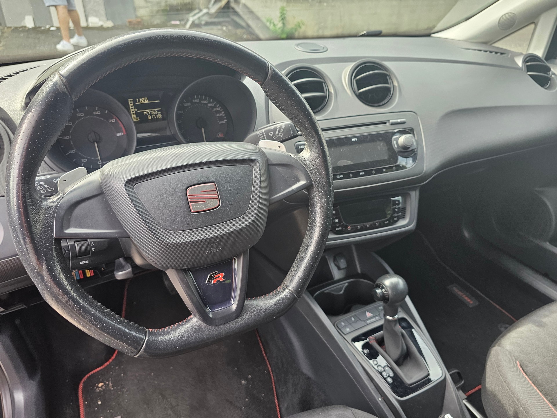 SEAT Ibiza SC 1.4 TSI FR DSG-image-5